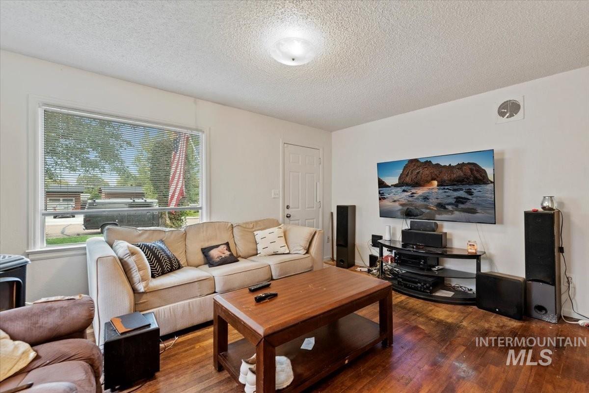 1908 S Atlantic, Boise, Idaho 83705, 2 Bedrooms, 1 Bathroom, Residential For Sale, Price $316,000,MLS 98964948