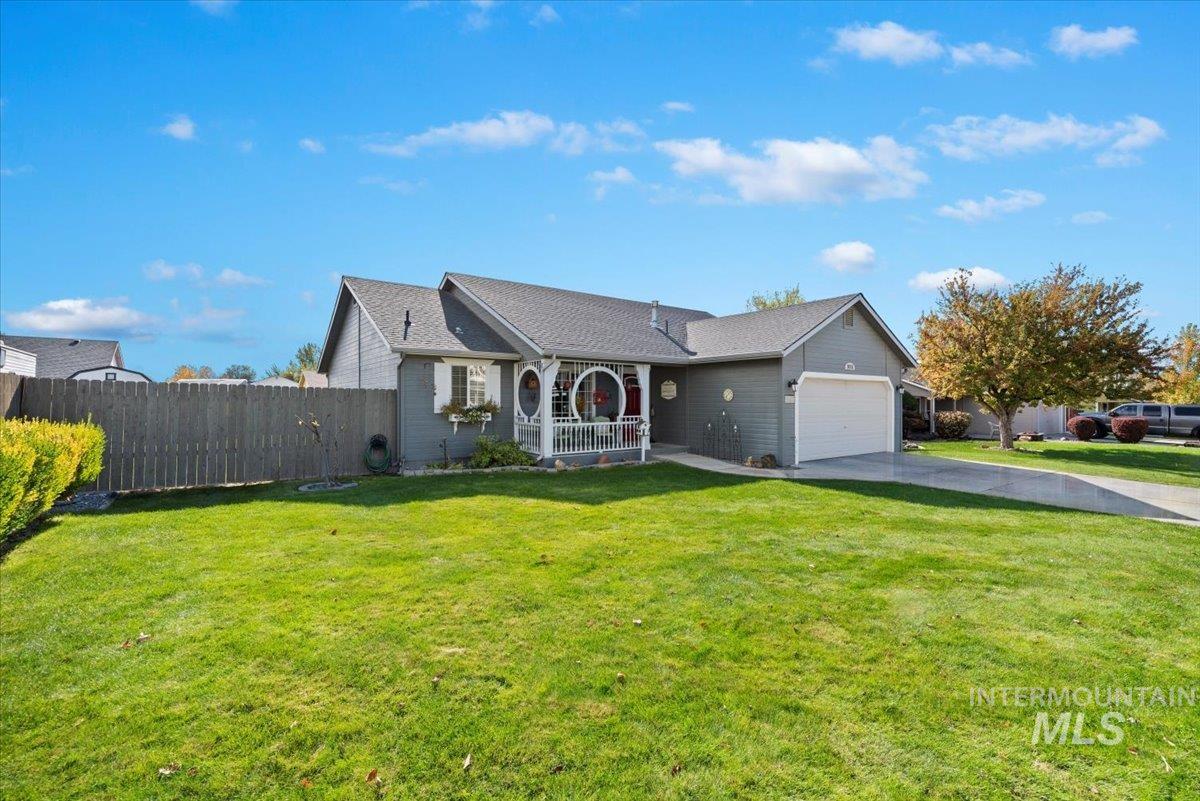 1031 W Gold Street, Kuna, Idaho 83634, 3 Bedrooms, 2 Bathrooms, Residential For Sale, Price $384,000,MLS 98964970