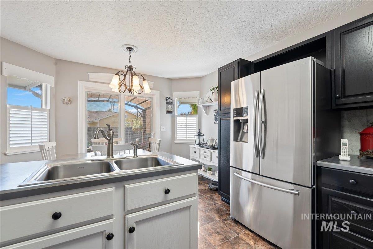 1031 W Gold Street, Kuna, Idaho 83634, 3 Bedrooms, 2 Bathrooms, Residential For Sale, Price $384,000,MLS 98964970