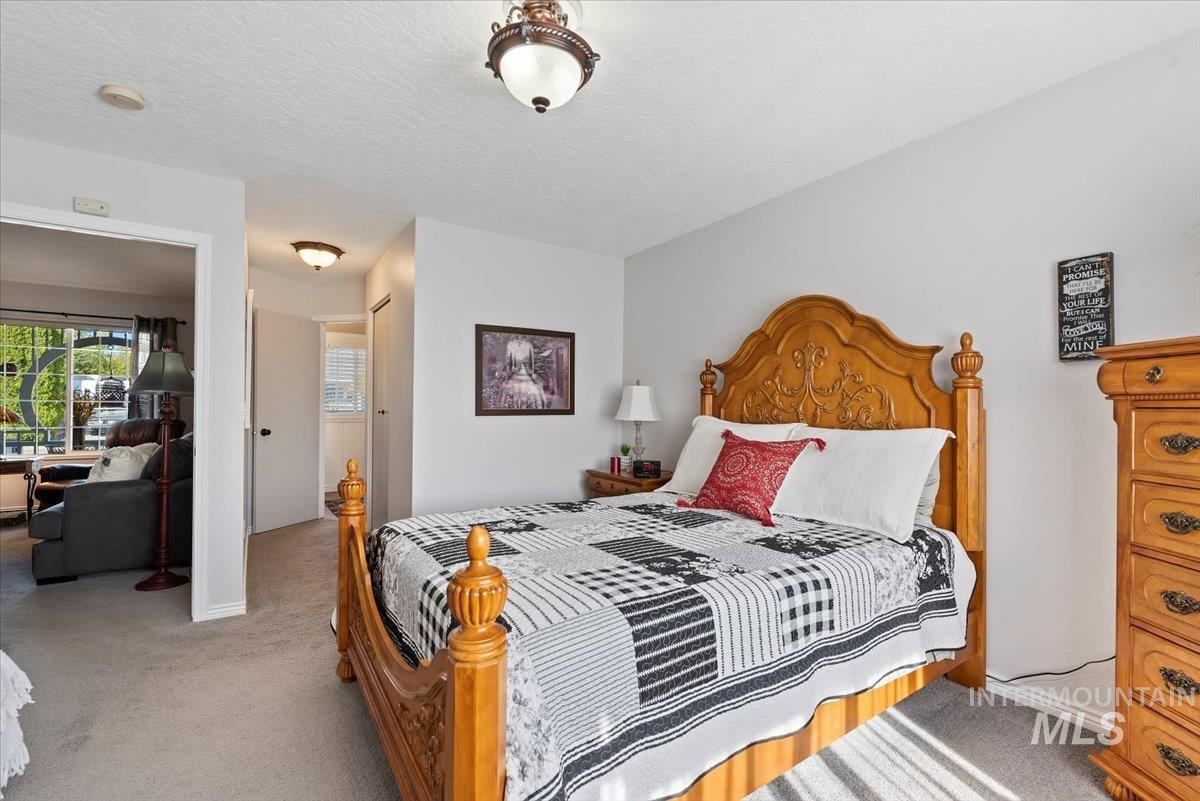 1031 W Gold Street, Kuna, Idaho 83634, 3 Bedrooms, 2 Bathrooms, Residential For Sale, Price $384,000,MLS 98964970