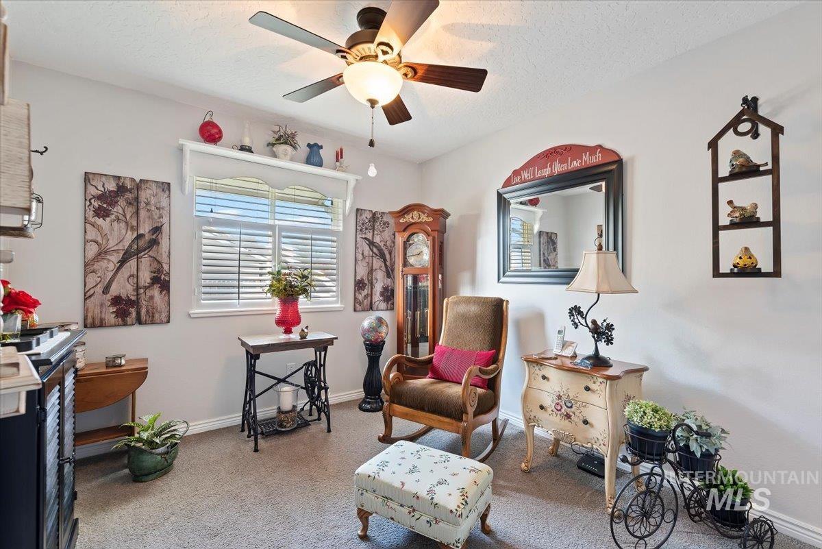 1031 W Gold Street, Kuna, Idaho 83634, 3 Bedrooms, 2 Bathrooms, Residential For Sale, Price $384,000,MLS 98964970