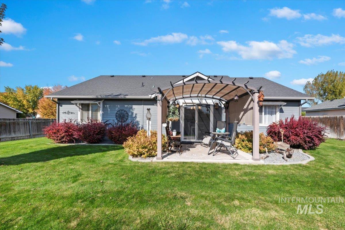 1031 W Gold Street, Kuna, Idaho 83634, 3 Bedrooms, 2 Bathrooms, Residential For Sale, Price $384,000,MLS 98964970