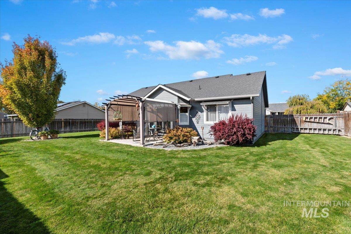 1031 W Gold Street, Kuna, Idaho 83634, 3 Bedrooms, 2 Bathrooms, Residential For Sale, Price $384,000,MLS 98964970