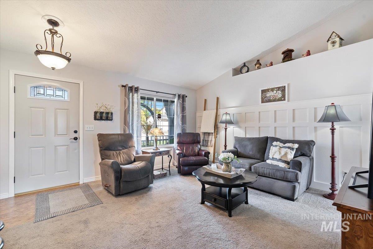 1031 W Gold Street, Kuna, Idaho 83634, 3 Bedrooms, 2 Bathrooms, Residential For Sale, Price $384,000,MLS 98964970