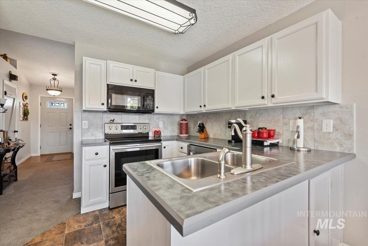 1031 W Gold Street, Kuna, Idaho 83634, 3 Bedrooms, 2 Bathrooms, Residential For Sale, Price $384,000,MLS 98964970