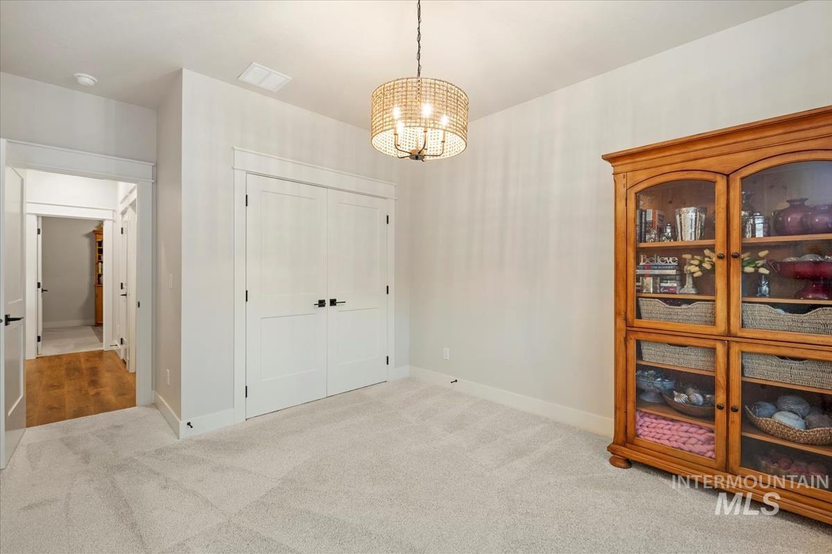 8416 W Meltwater Ln, Eagle, Idaho 83616, 3 Bedrooms, 2 Bathrooms, Residential For Sale, Price $599,990,MLS 98964971