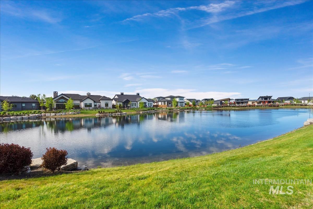 8416 W Meltwater Ln, Eagle, Idaho 83616, 3 Bedrooms, 2 Bathrooms, Residential For Sale, Price $599,990, 98964971