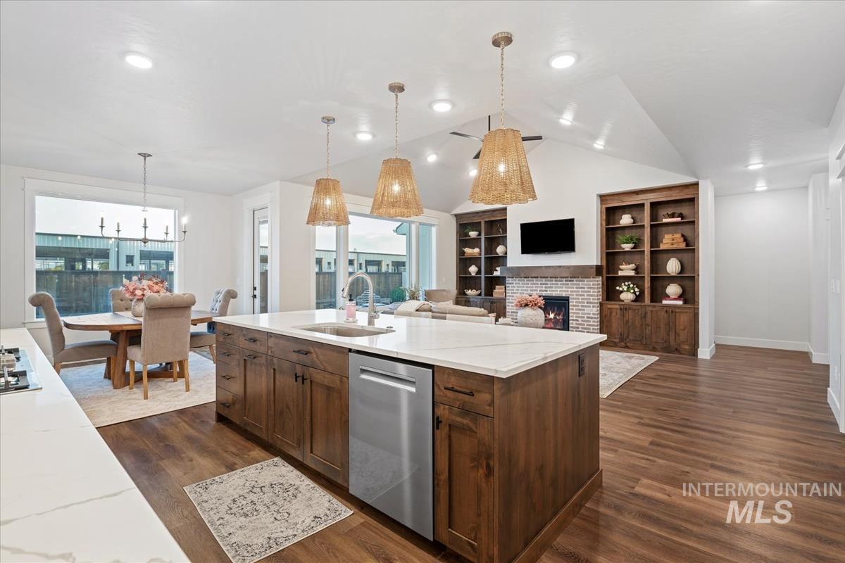 8416 W Meltwater Ln, Eagle, Idaho 83616, 3 Bedrooms, 2 Bathrooms, Residential For Sale, Price $599,990,MLS 98964971