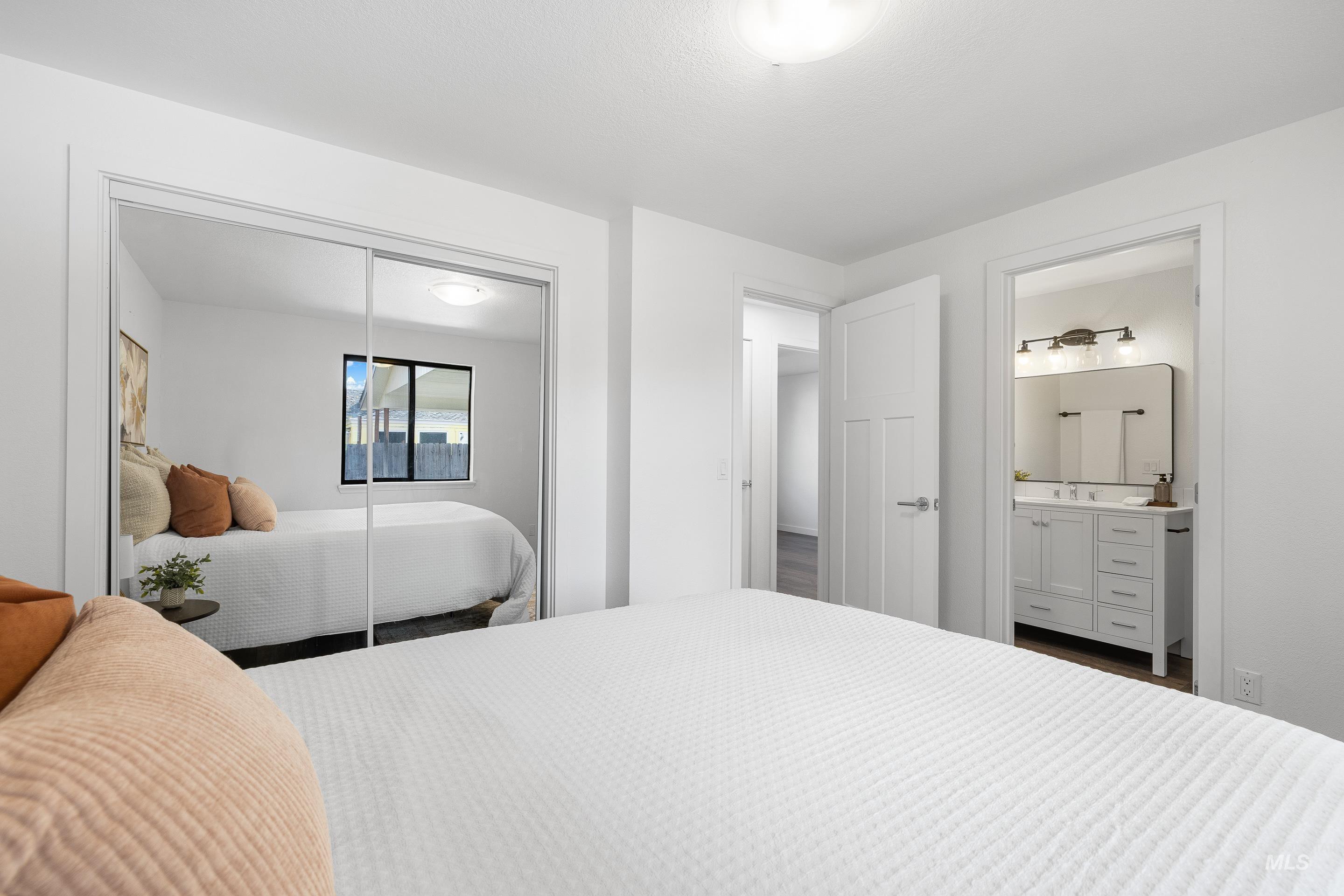 323 S Harlan Pl, Eagle, Idaho 83616, 3 Bedrooms, 2 Bathrooms, Residential For Sale, Price $465,000,MLS 98964996