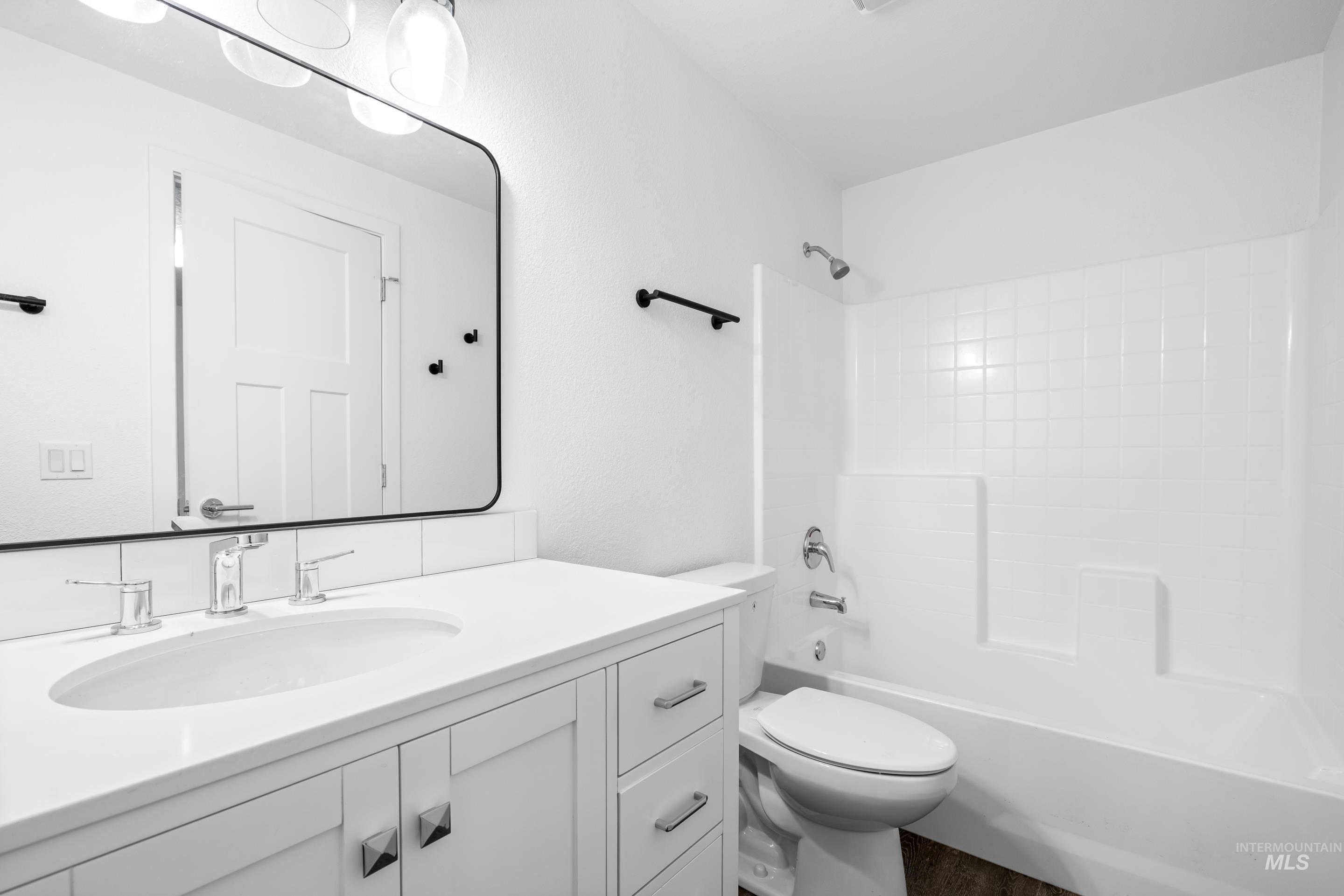 323 S Harlan Pl, Eagle, Idaho 83616, 3 Bedrooms, 2 Bathrooms, Residential For Sale, Price $465,000,MLS 98964996