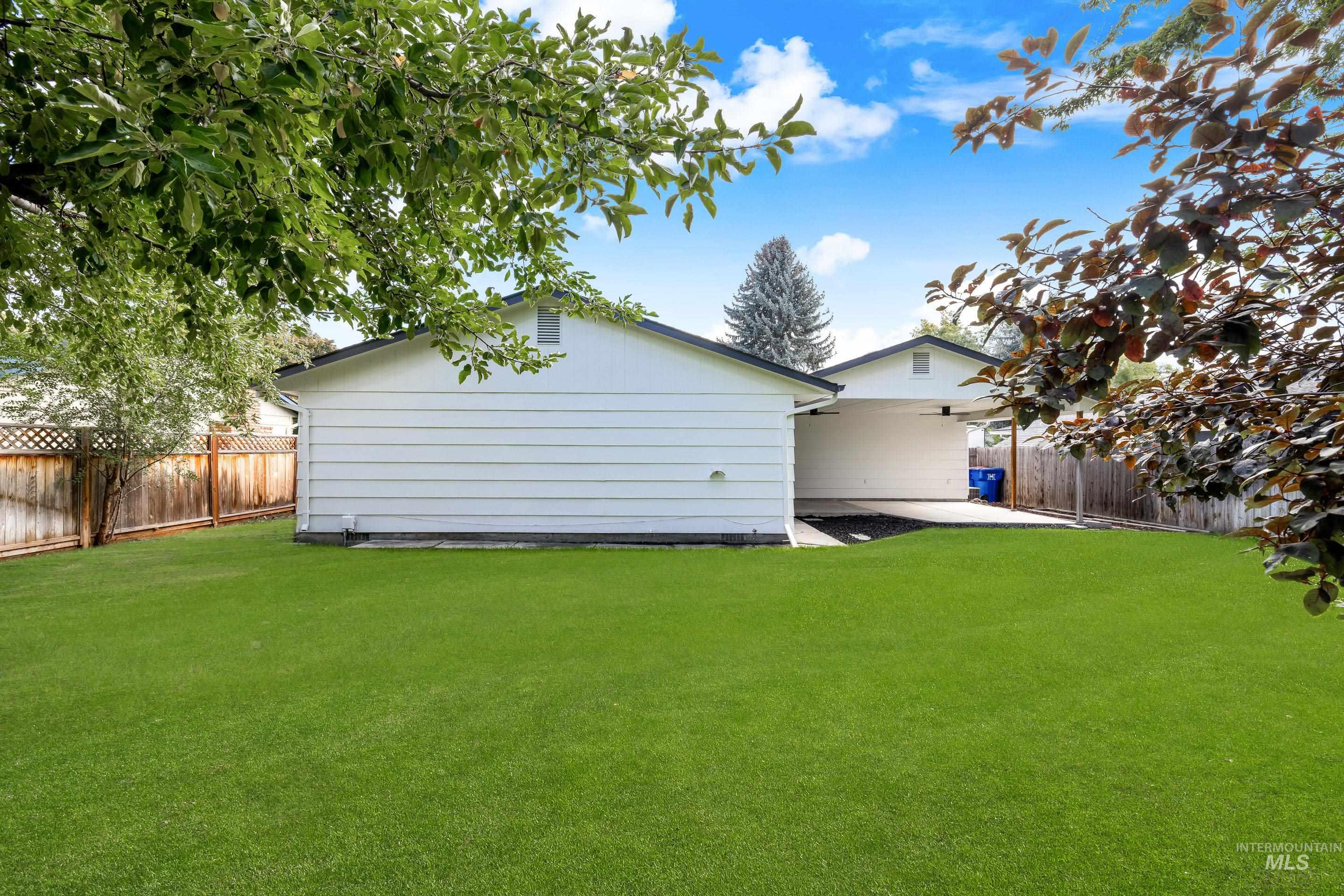 323 S Harlan Pl, Eagle, Idaho 83616, 3 Bedrooms, 2 Bathrooms, Residential For Sale, Price $465,000,MLS 98964996