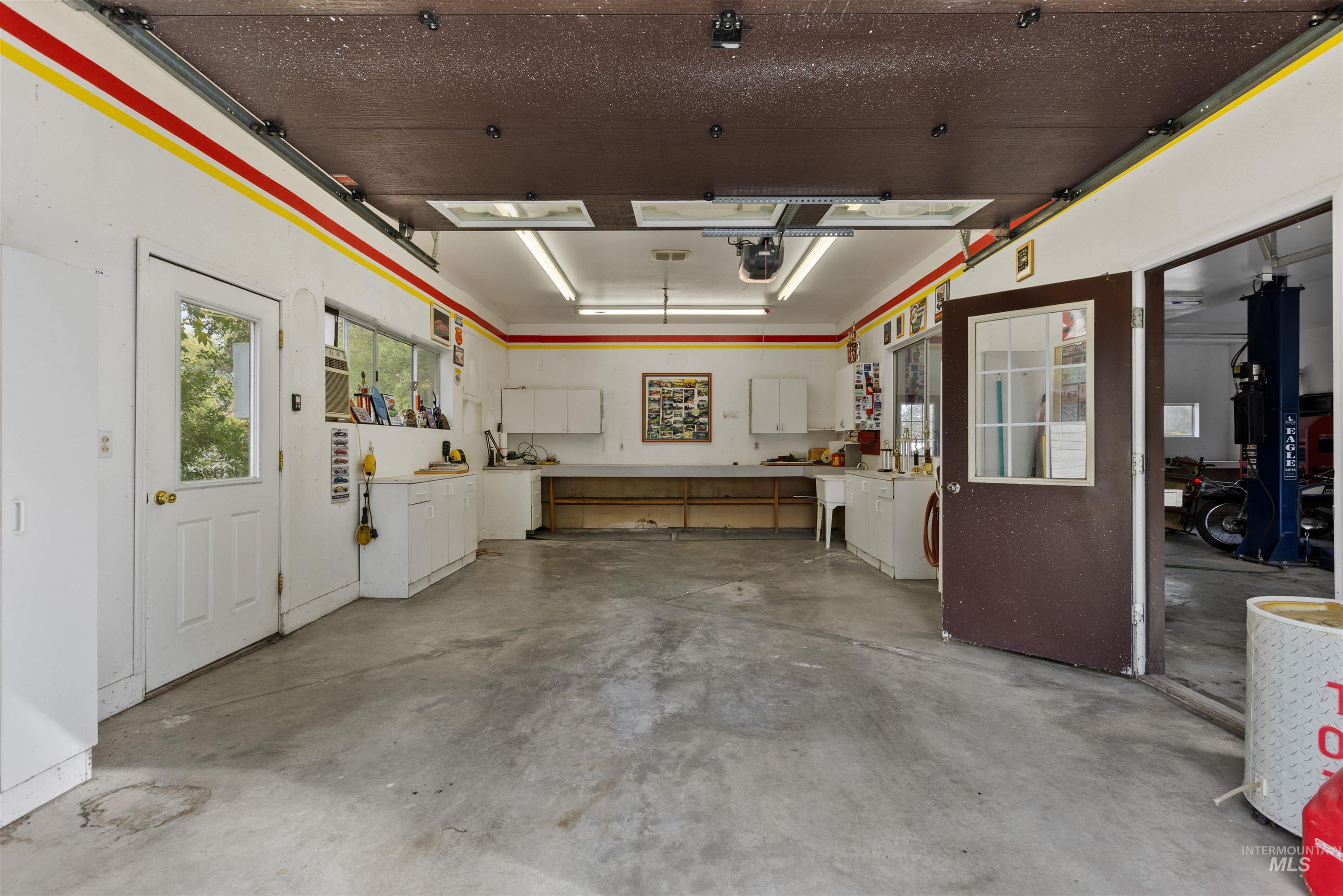 9948 Ash Lane, Payette, Idaho 83661, 4 Bedrooms, 2 Bathrooms, Residential For Sale, Price $650,000,MLS 98965014