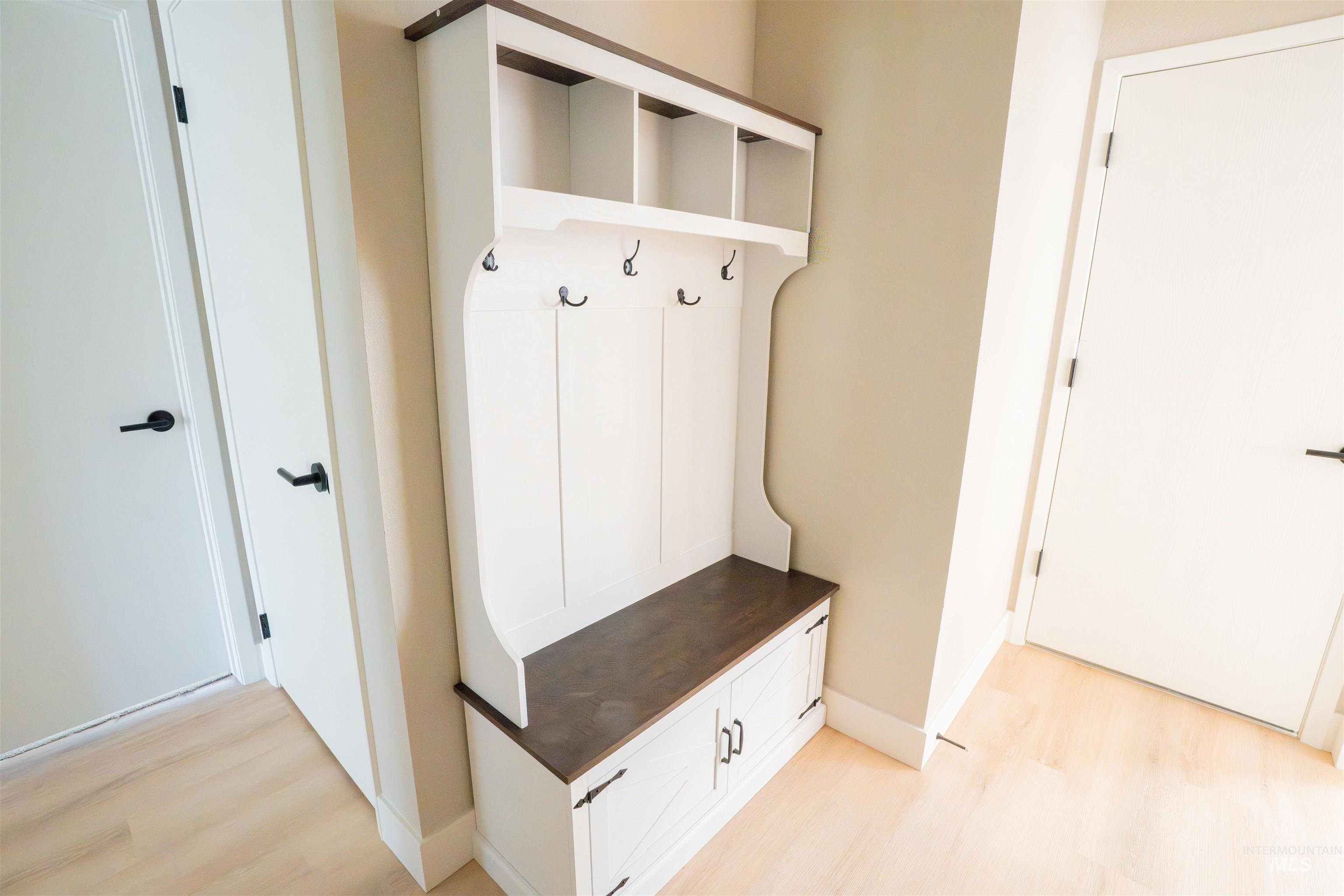 4667 S Shawnee Way, Boise, Idaho 83709, 3 Bedrooms, 2 Bathrooms, Residential For Sale, Price $575,000,MLS 98965026