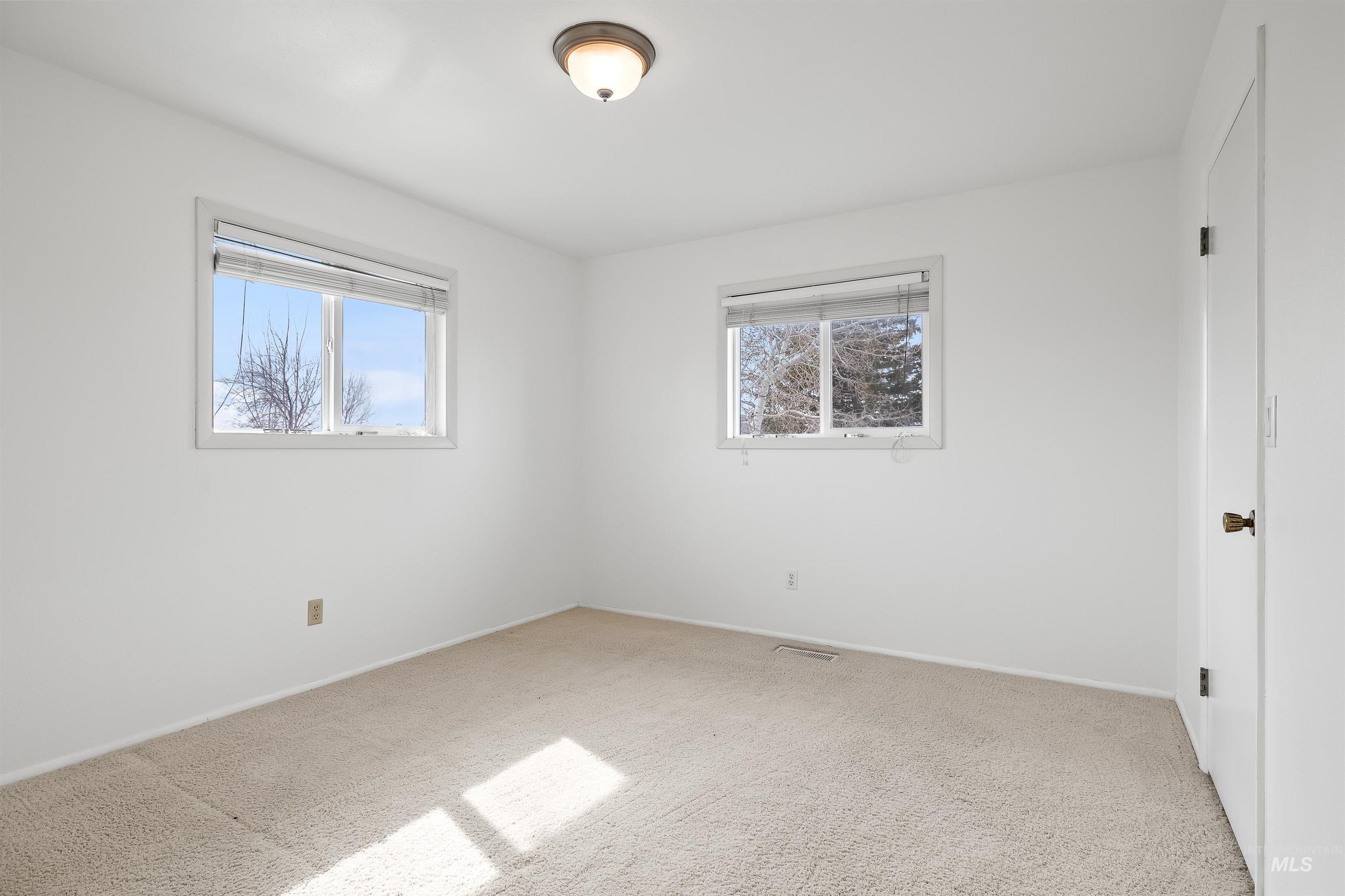 415 W 300 S, Heyburn, Idaho 83336, 4 Bedrooms, 2.5 Bathrooms, Residential For Sale, Price $595,000, 98965040