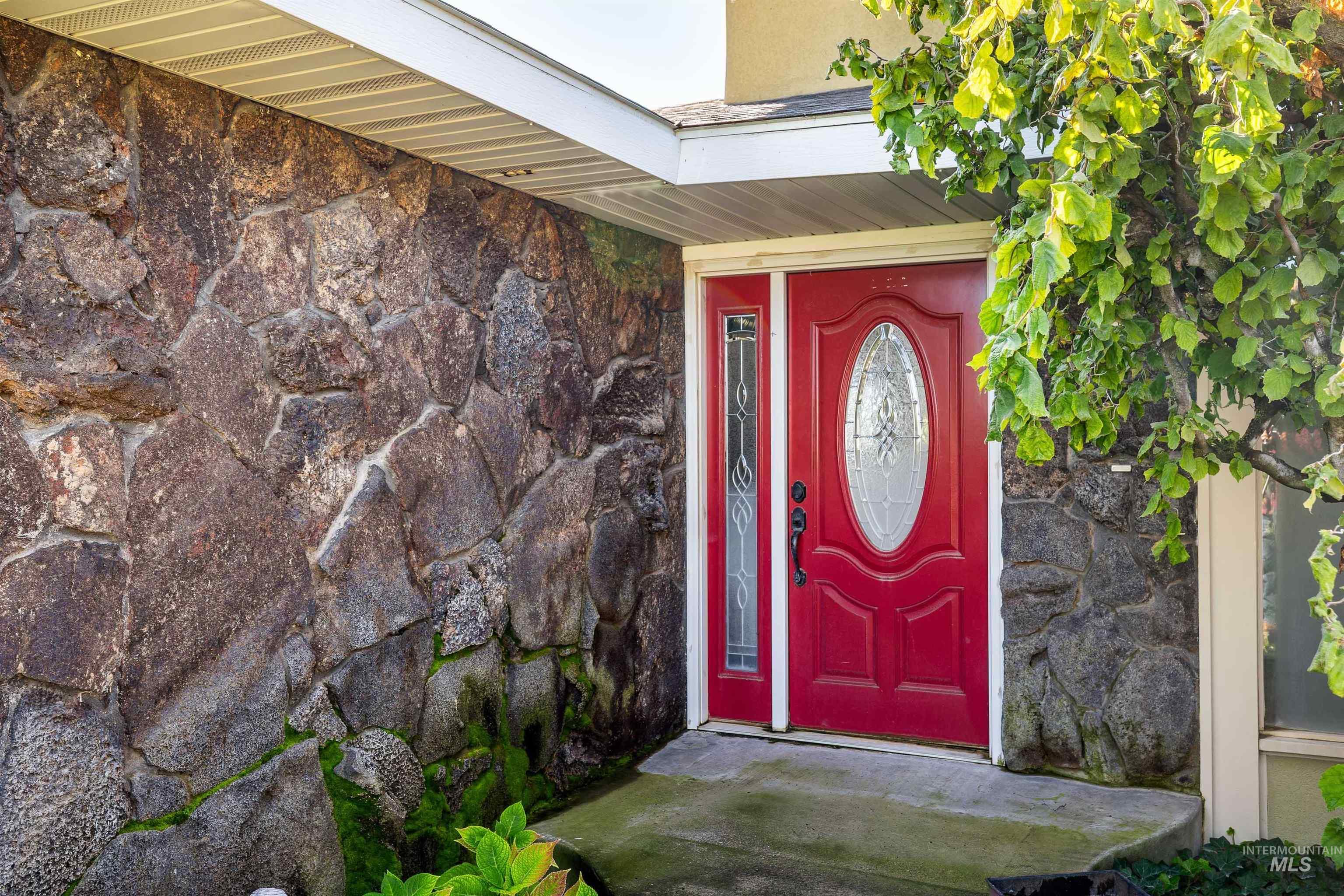 415 W 300 S, Heyburn, Idaho 83336, 4 Bedrooms, 2.5 Bathrooms, Residential For Sale, Price $595,000, 98965040