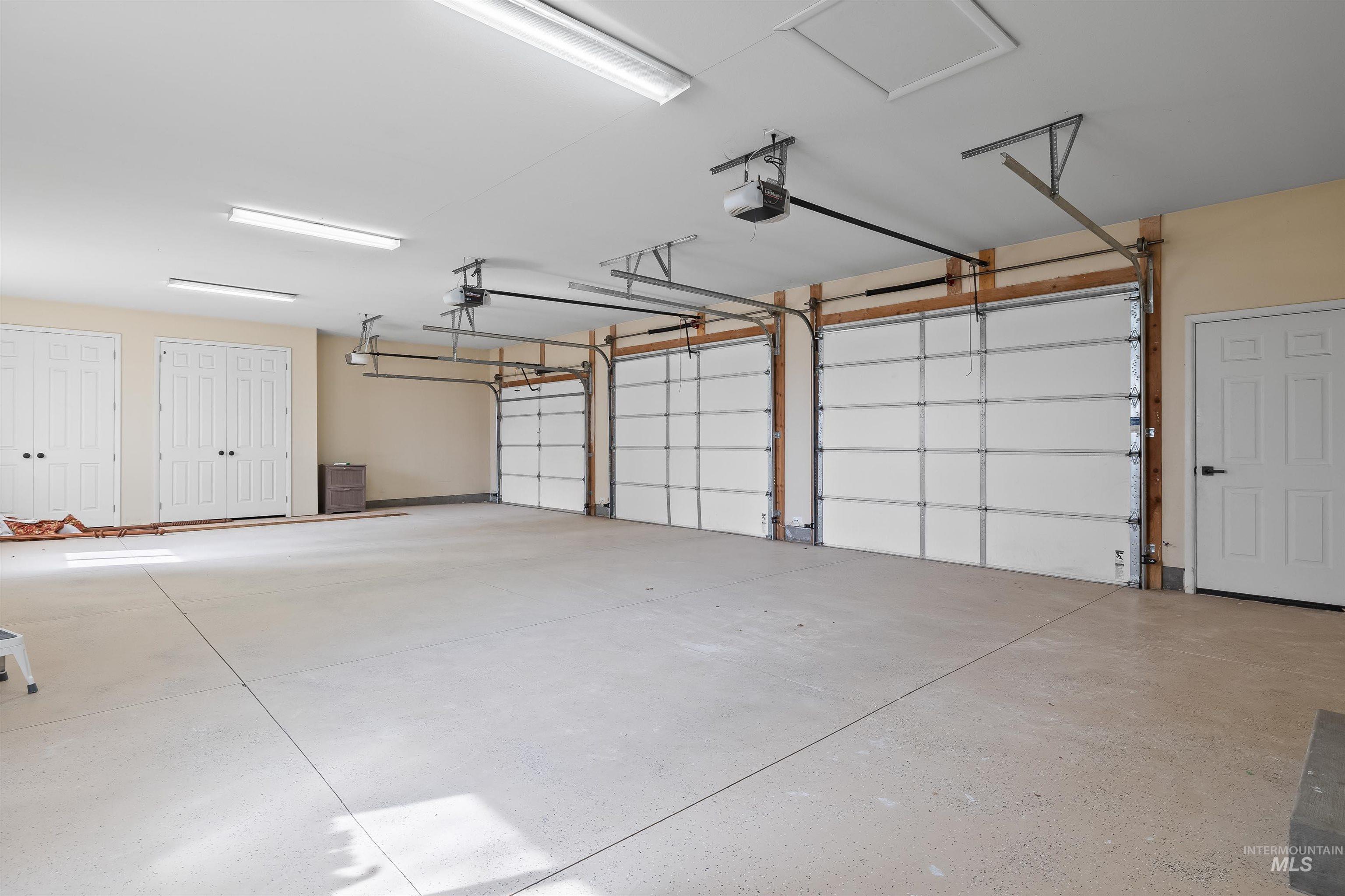 415 W 300 S, Heyburn, Idaho 83336, 4 Bedrooms, 2.5 Bathrooms, Residential For Sale, Price $595,000, 98965040