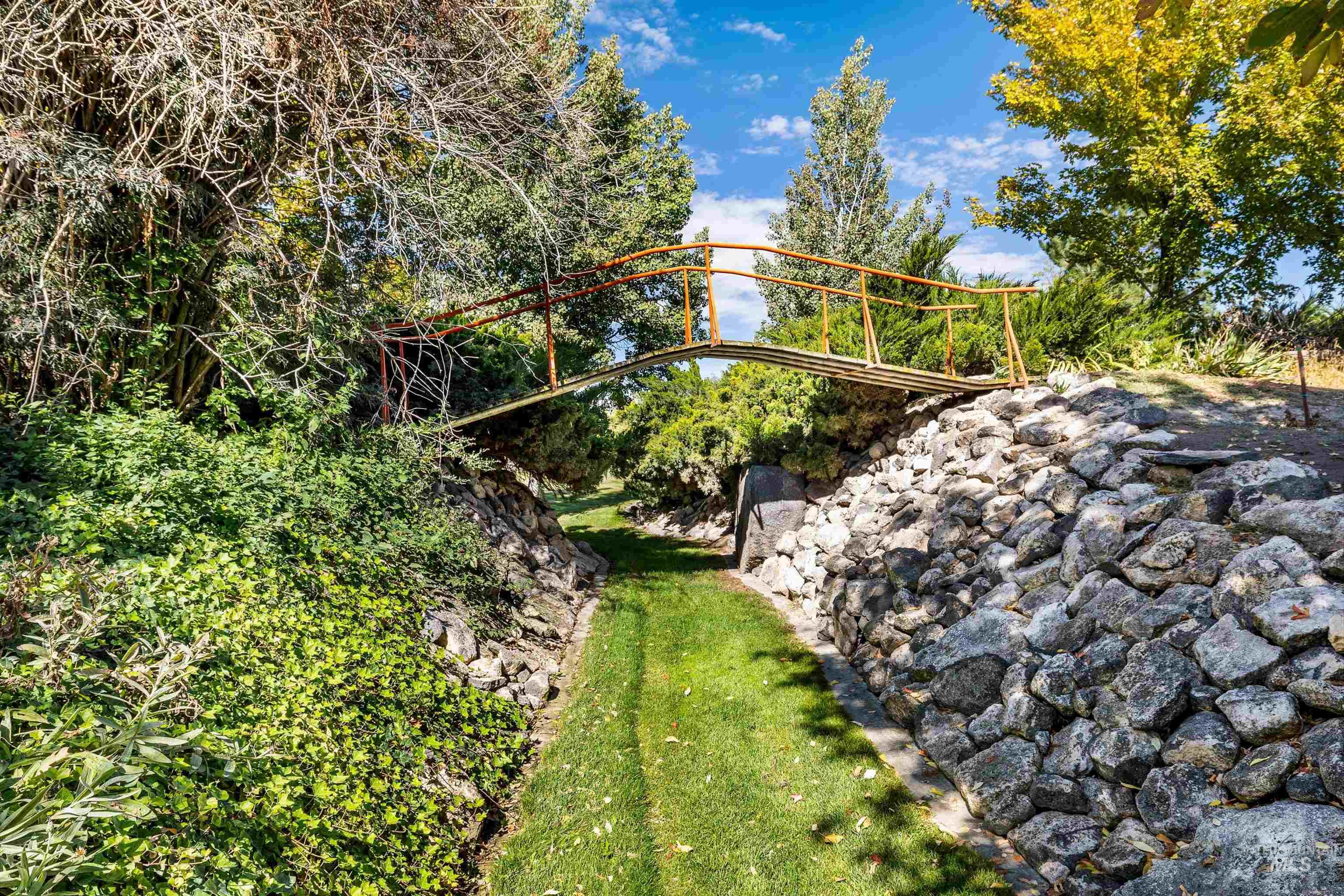 415 W 300 S, Heyburn, Idaho 83336, 4 Bedrooms, 2.5 Bathrooms, Residential For Sale, Price $595,000, 98965040