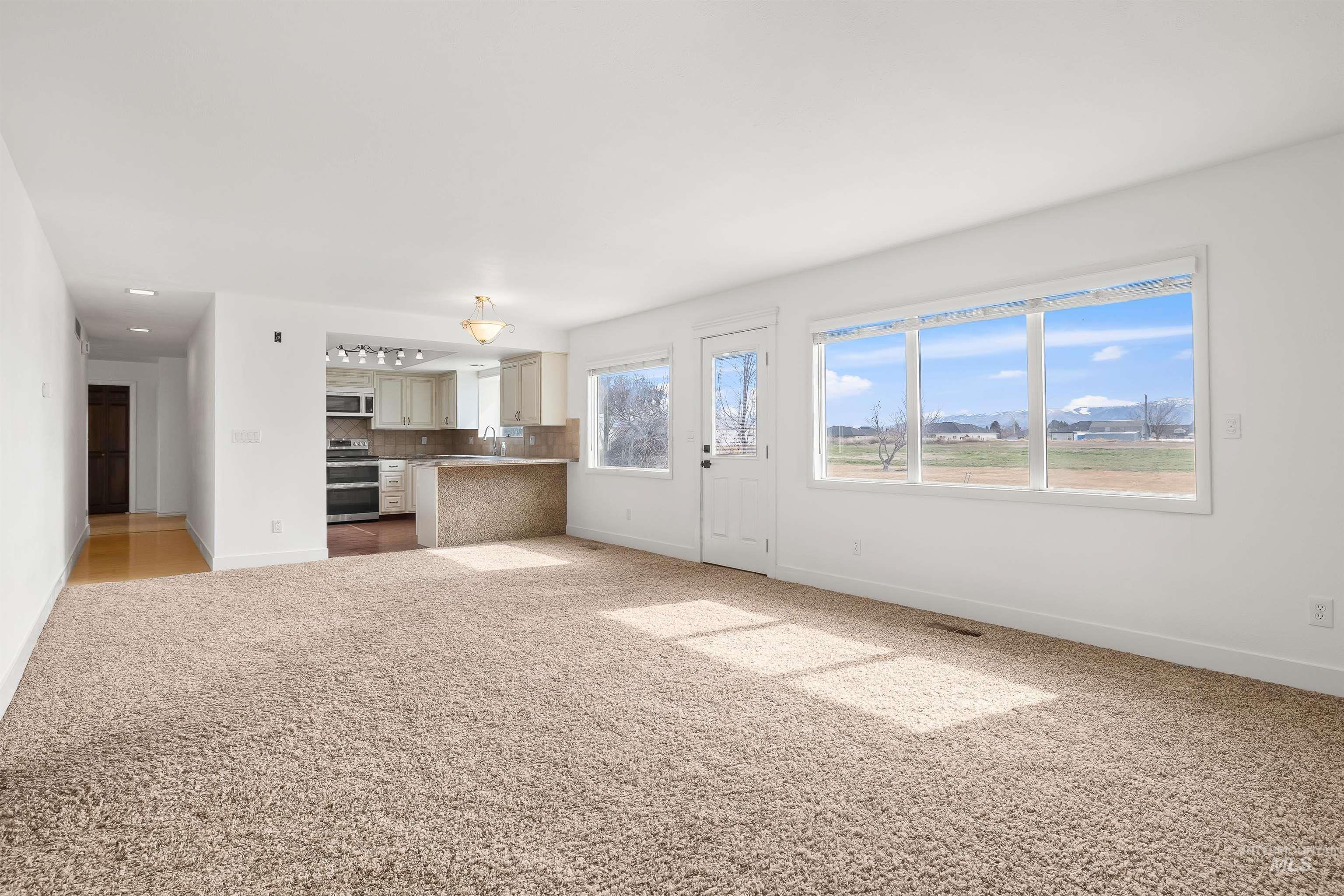 415 W 300 S, Heyburn, Idaho 83336, 4 Bedrooms, 2.5 Bathrooms, Residential For Sale, Price $595,000, 98965040