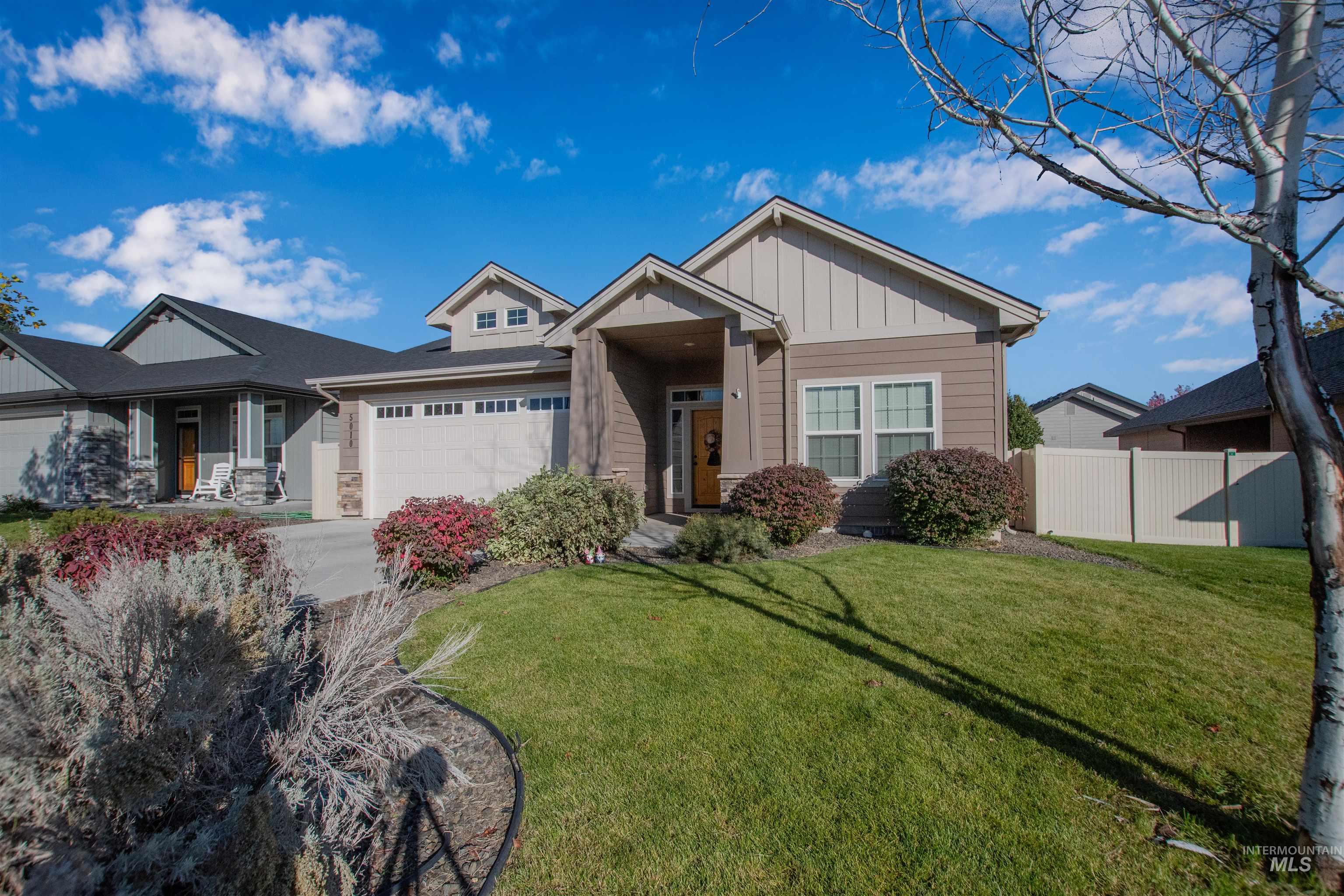 5010 S Lava Springs Loop, Nampa, Idaho 83686, 3 Bedrooms, 2 Bathrooms, Residential For Sale, Price $415,000, 98965046