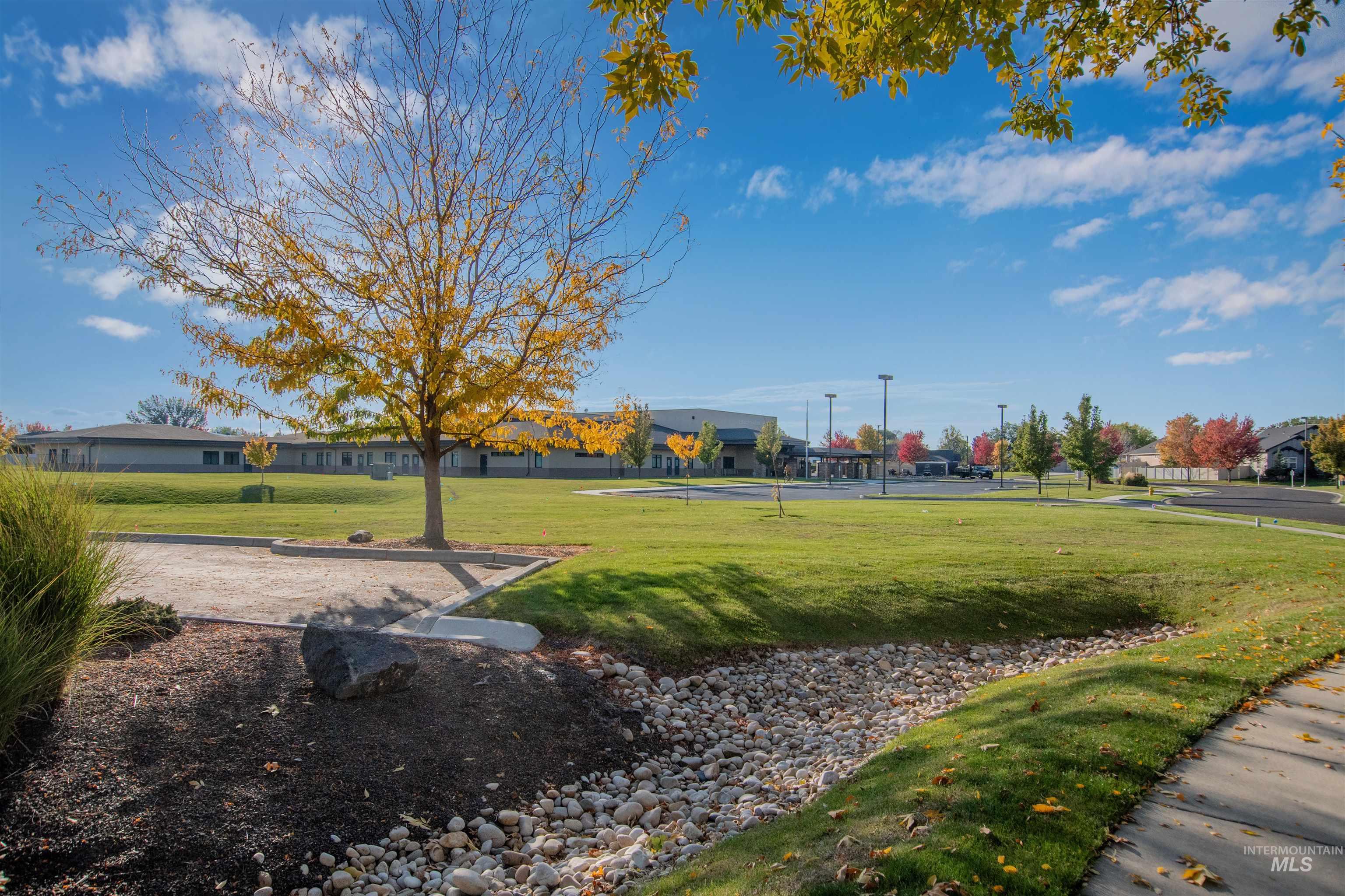 5010 S Lava Springs Loop, Nampa, Idaho 83686, 3 Bedrooms, 2 Bathrooms, Residential For Sale, Price $415,000, 98965046