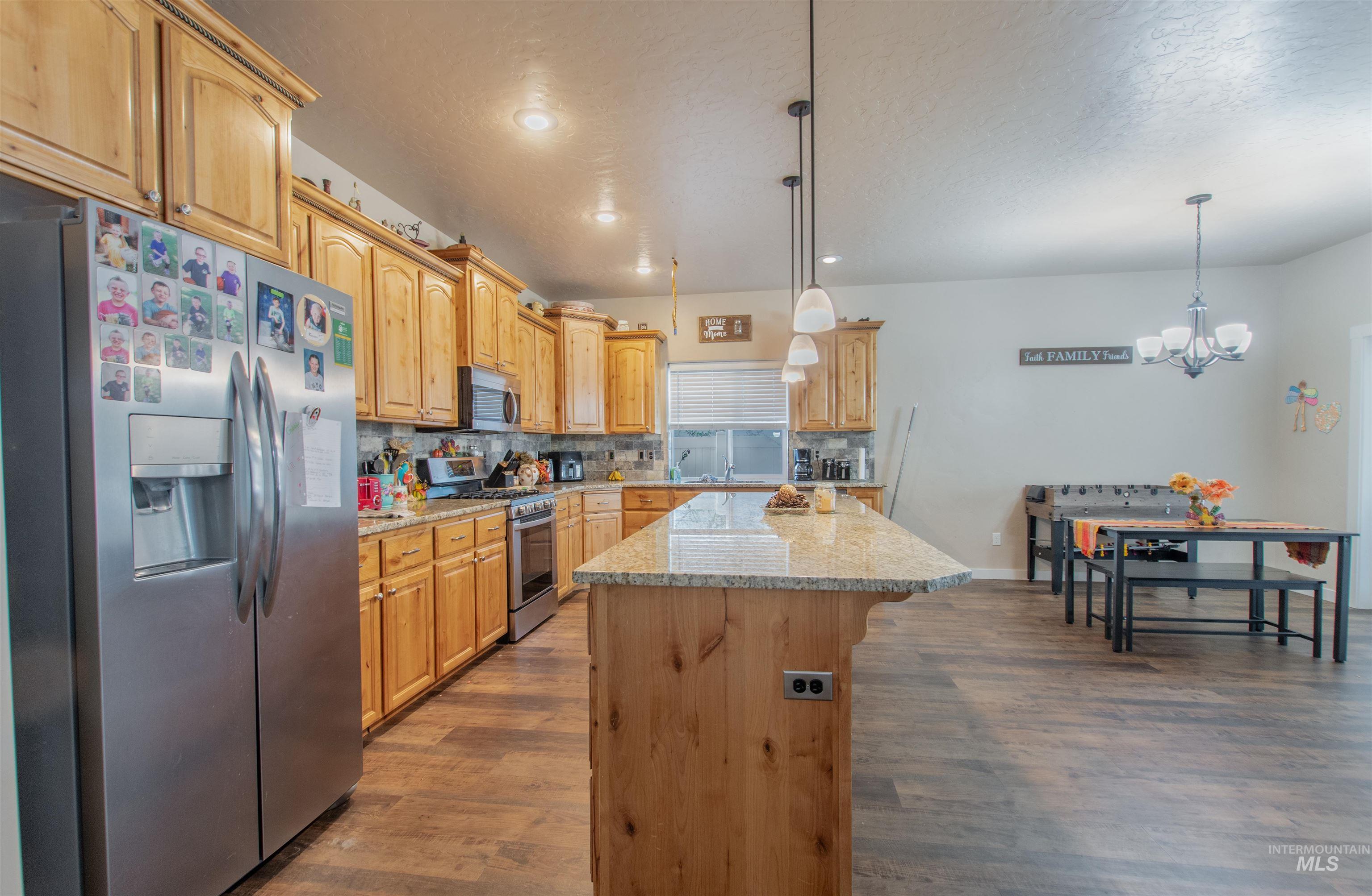 5010 S Lava Springs Loop, Nampa, Idaho 83686, 3 Bedrooms, 2 Bathrooms, Residential For Sale, Price $415,000, 98965046