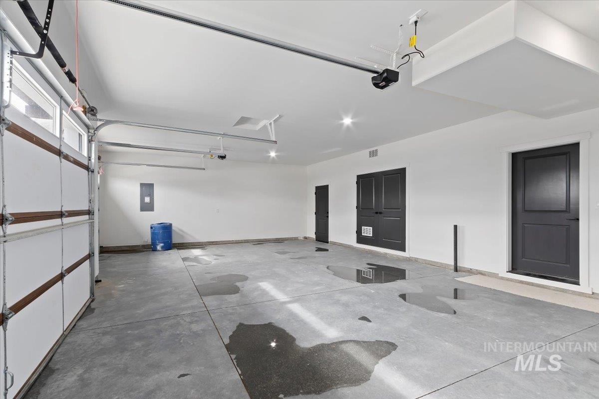 3145 Moonrise Rd, Twin Falls, Idaho 83301-8450, 4 Bedrooms, 3 Bathrooms, Residential For Sale, Price $634,900,MLS 98965054