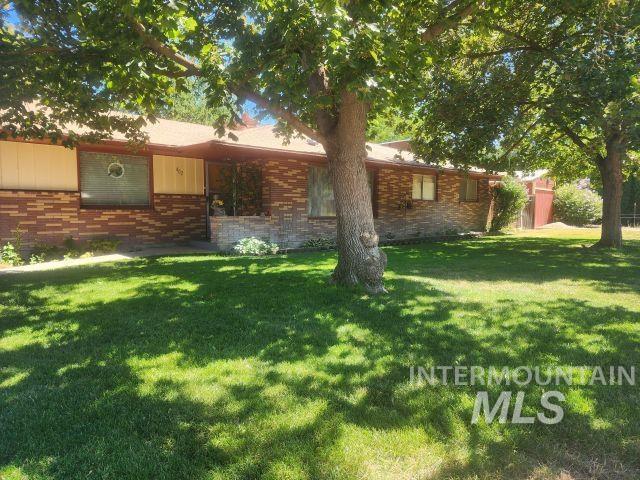 402 S Utah Ave, Fruitland, Idaho 83619-2512, 3 Bedrooms, 2 Bathrooms, Residential For Sale, Price $354,900,MLS 98965080
