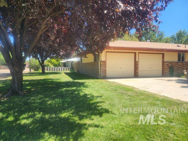 402 S Utah Ave, Fruitland, Idaho 83619-2512, 3 Bedrooms, 2 Bathrooms, Residential For Sale, Price $354,900,MLS 98965080