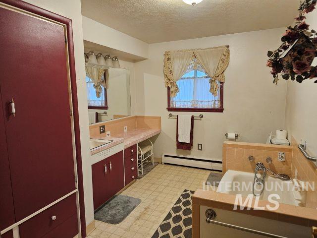 402 S Utah Ave, Fruitland, Idaho 83619-2512, 3 Bedrooms, 2 Bathrooms, Residential For Sale, Price $354,900,MLS 98965080