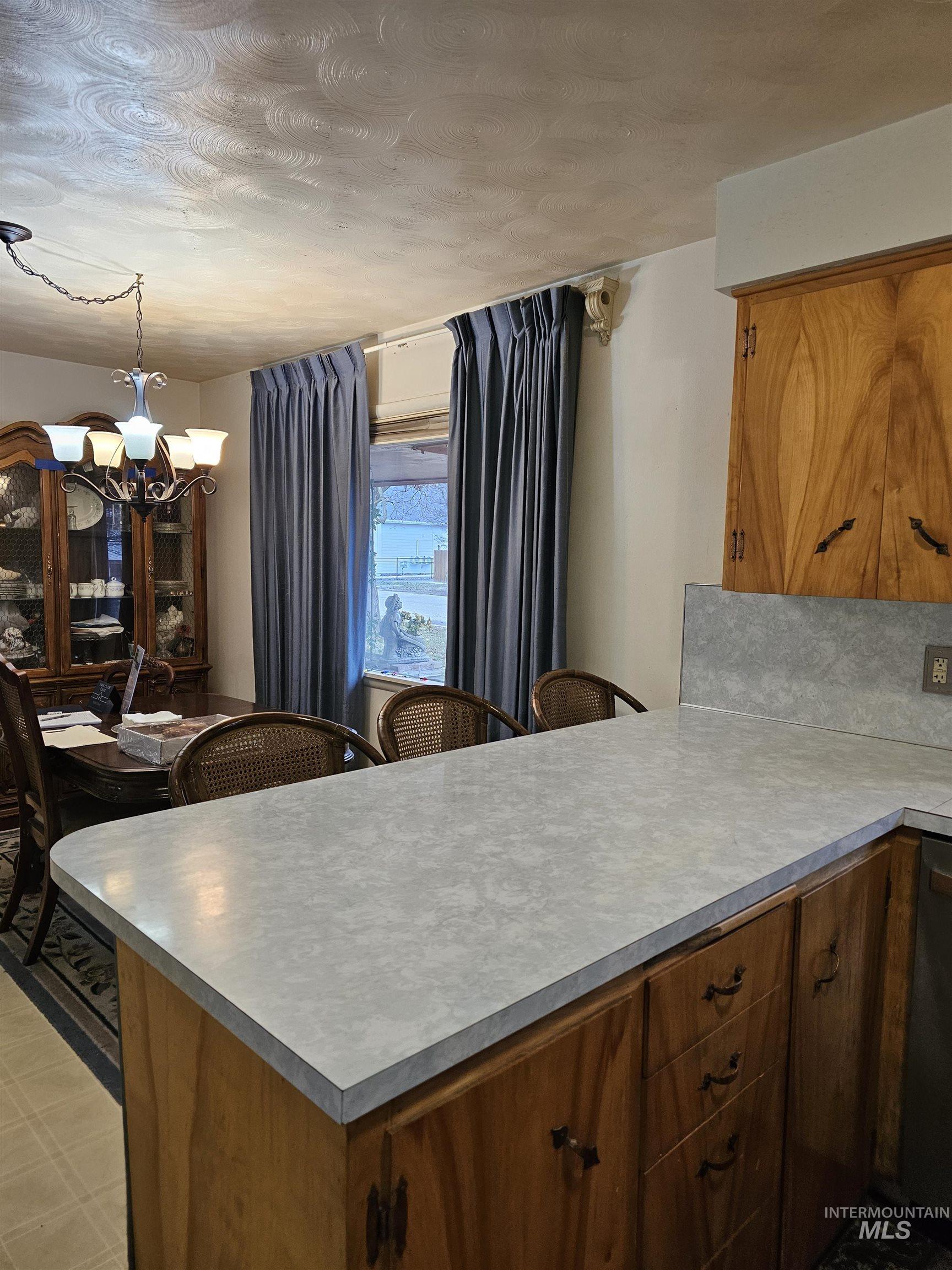 402 S Utah Ave, Fruitland, Idaho 83619-2512, 3 Bedrooms, 2 Bathrooms, Residential For Sale, Price $354,900,MLS 98965080