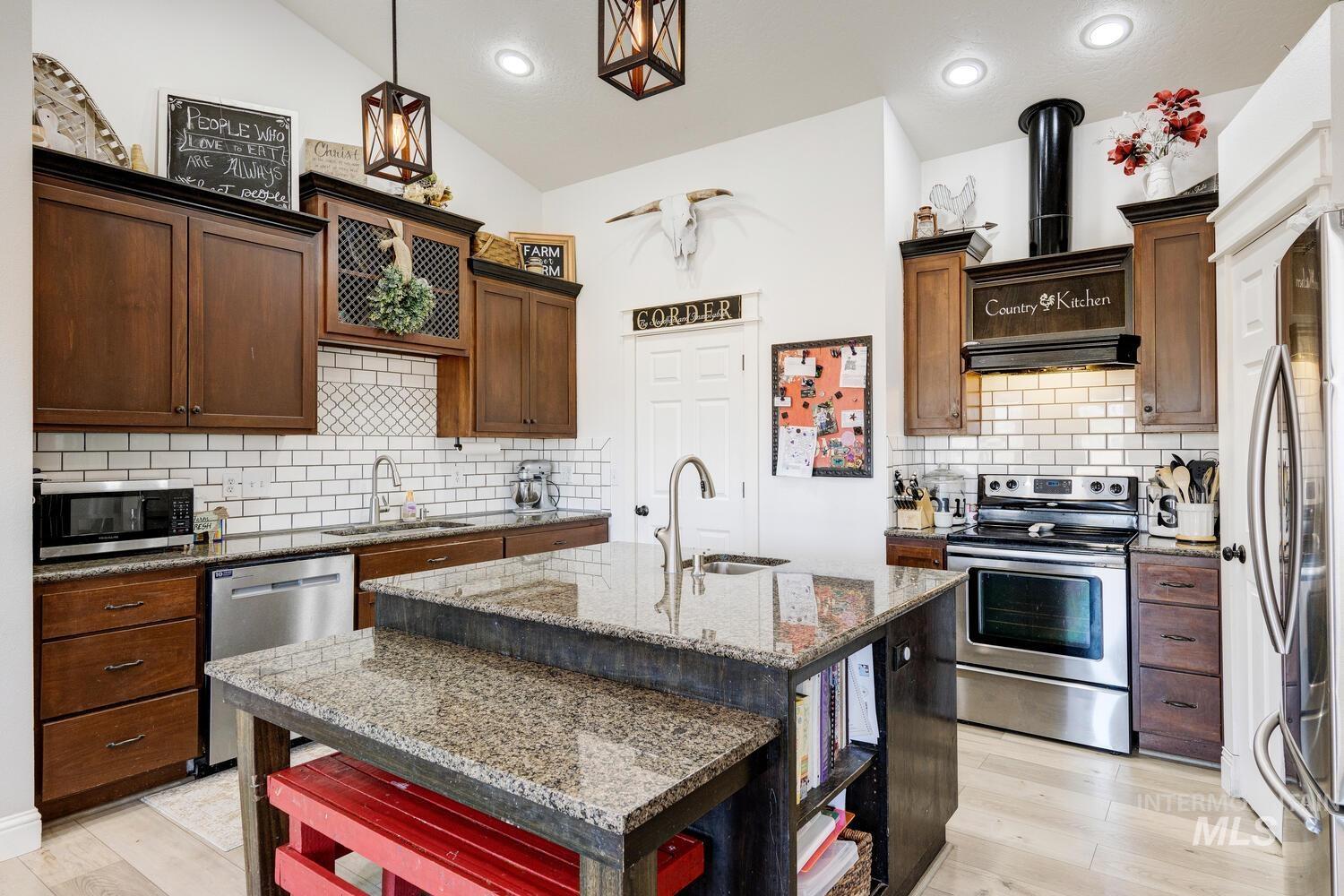 540 Morning Dove Way, Marsing, Idaho 83639, 4 Bedrooms, 2 Bathrooms, Residential For Sale, Price $429,999,MLS 98965084