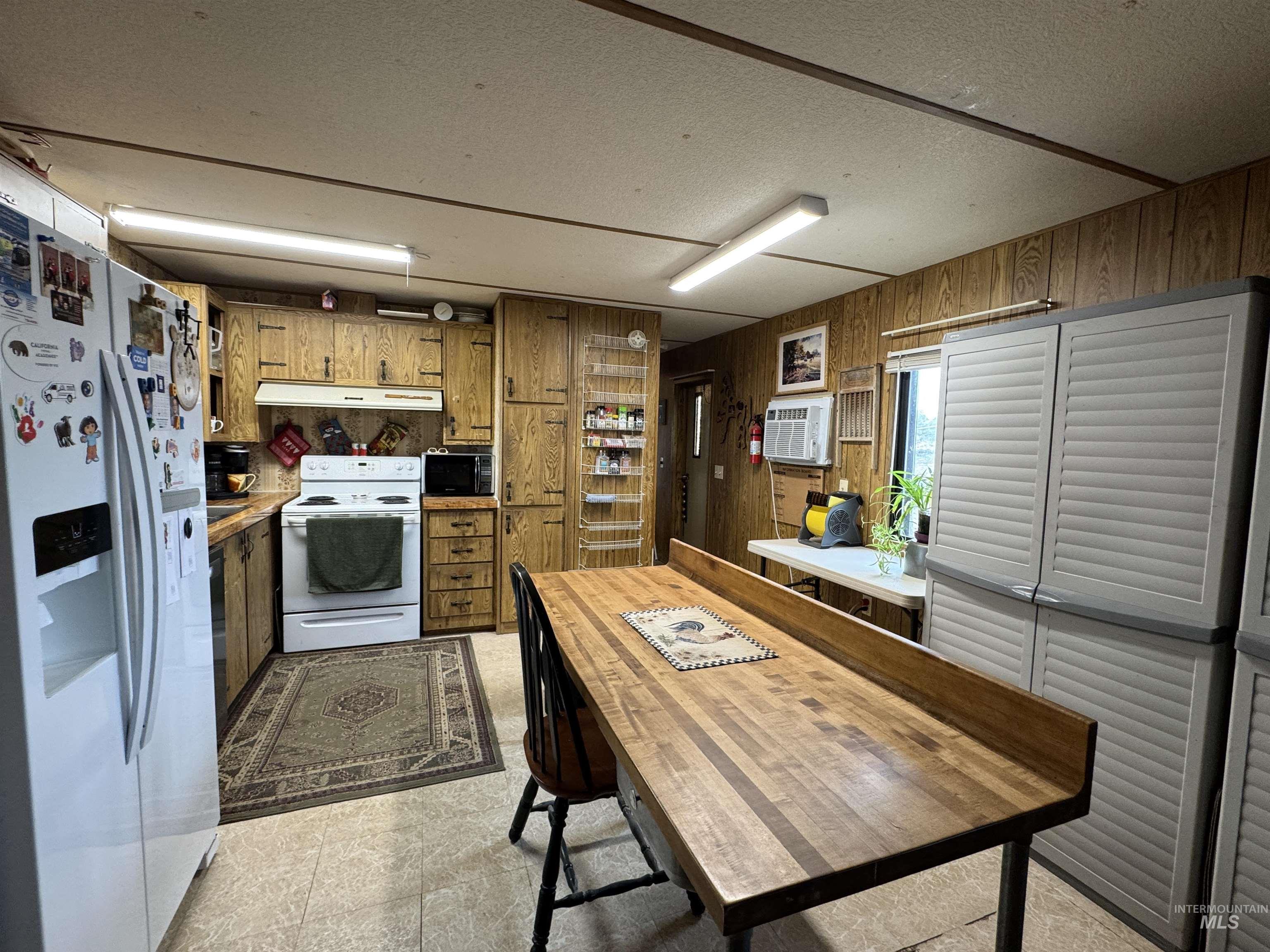 246 North 300 West, Jerome, Idaho 83338, 3 Bedrooms, 2 Bathrooms, Residential For Sale, Price $479,900,MLS 98965085