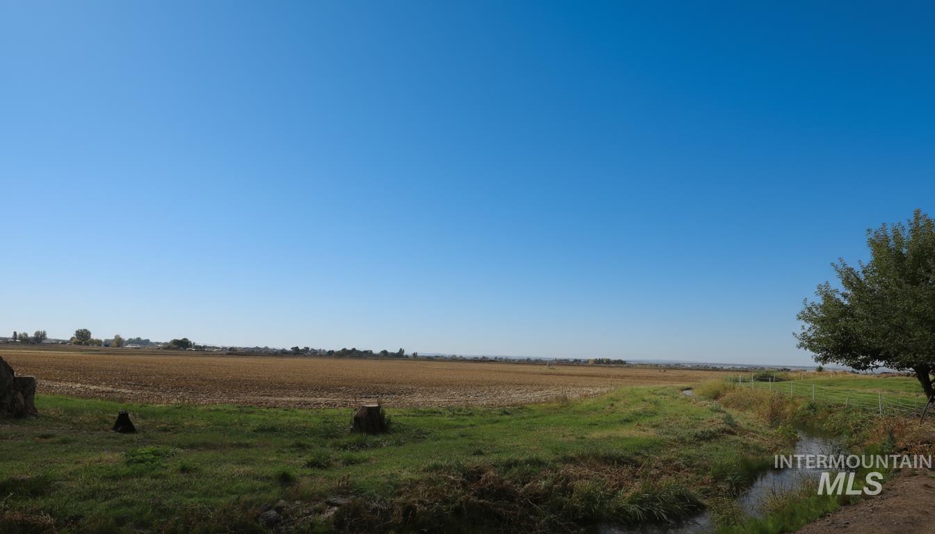 246 North 300 West, Jerome, Idaho 83338, 3 Bedrooms, 2 Bathrooms, Residential For Sale, Price $479,900,MLS 98965085