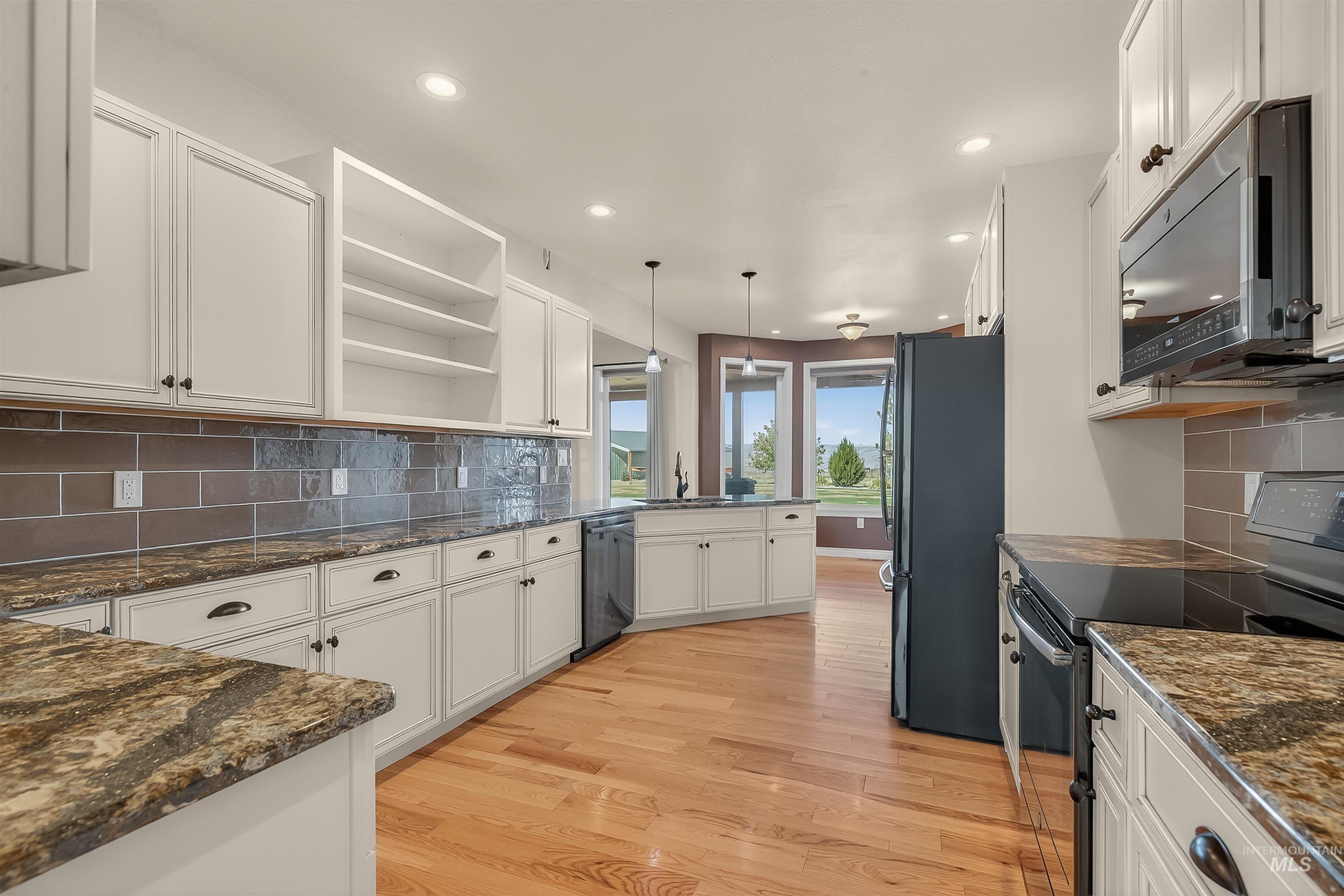 2233 Burrell Avenue, Lewiston, Idaho 83501, 6 Bedrooms, 4 Bathrooms, Residential For Sale, Price $1,299,000,MLS 98965088