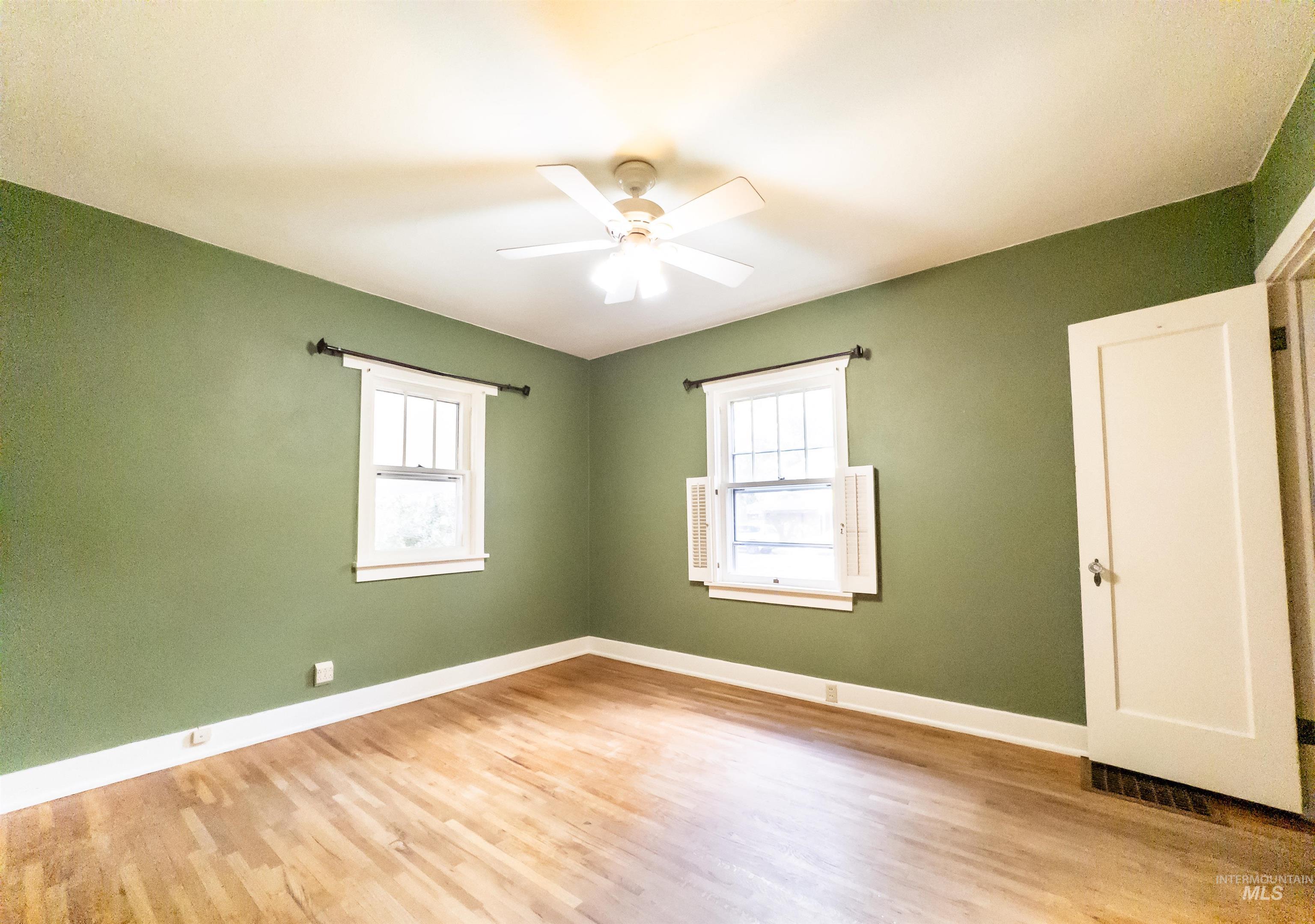 1922 Everett St, Caldwell, Idaho 83605, 6 Bedrooms, 2 Bathrooms, Residential For Sale, Price $429,900,MLS 98965091