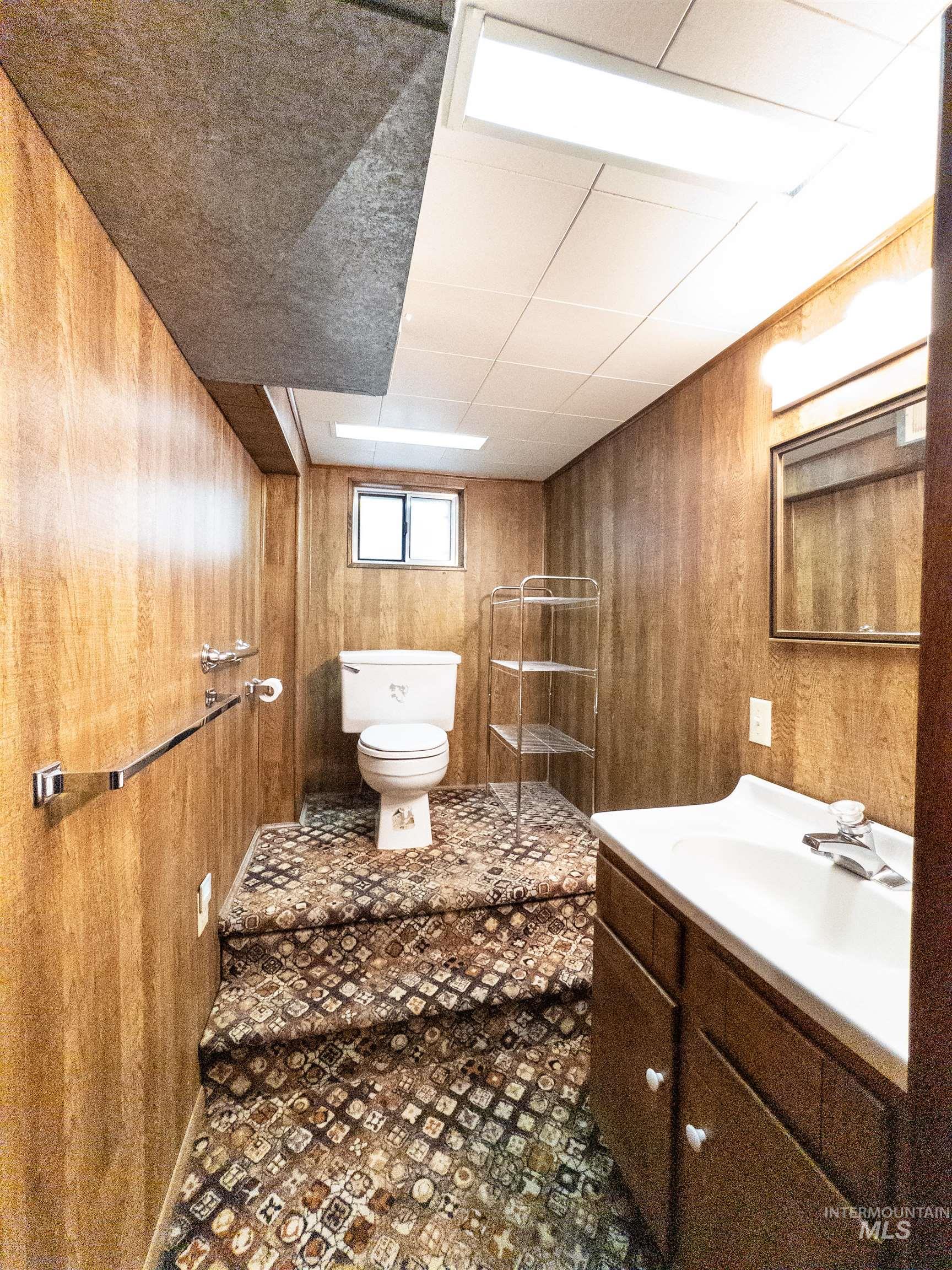 1922 Everett St, Caldwell, Idaho 83605, 6 Bedrooms, 2 Bathrooms, Residential For Sale, Price $429,900,MLS 98965091