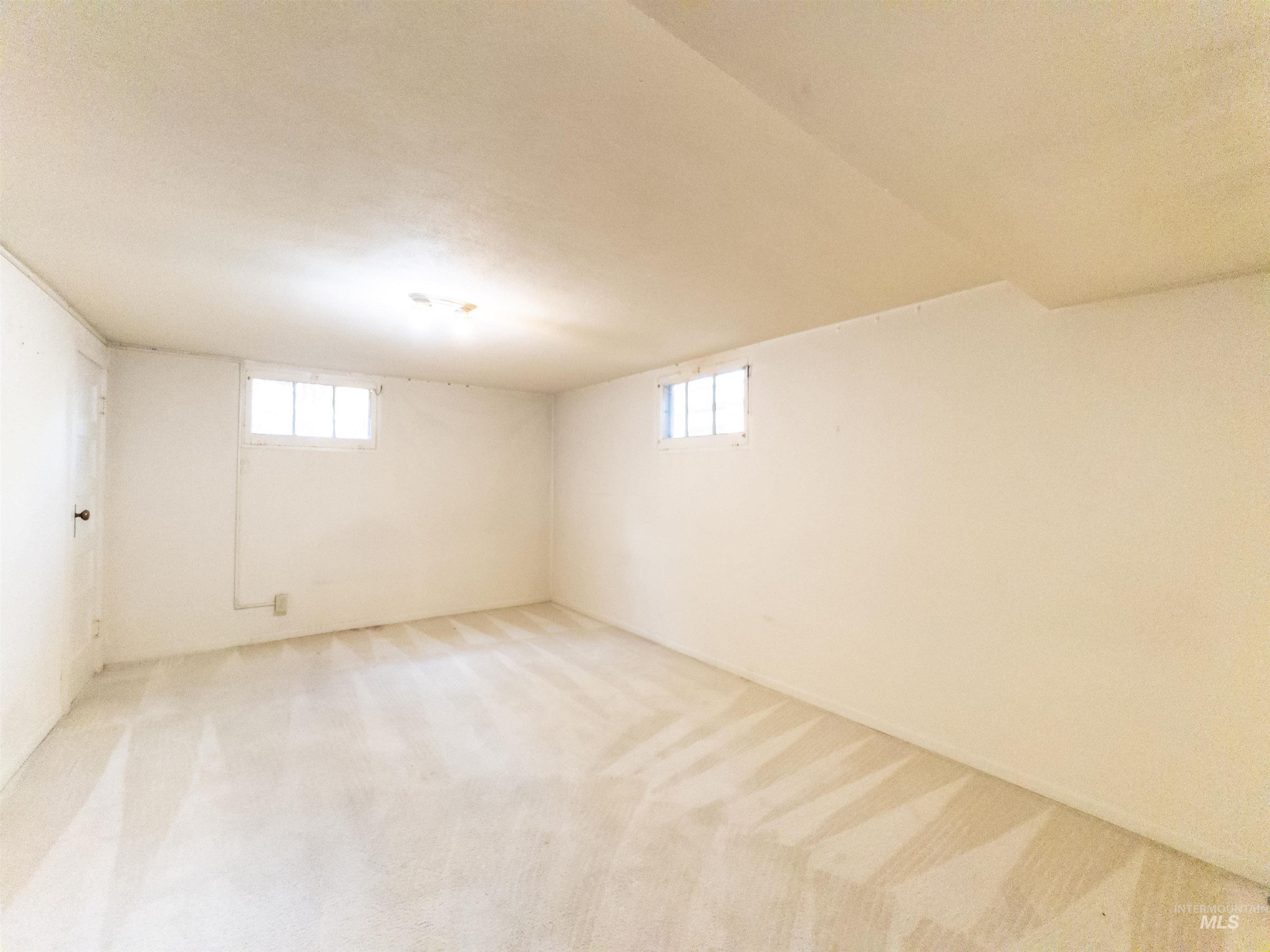 1922 Everett St, Caldwell, Idaho 83605, 6 Bedrooms, 2 Bathrooms, Residential For Sale, Price $429,900,MLS 98965091