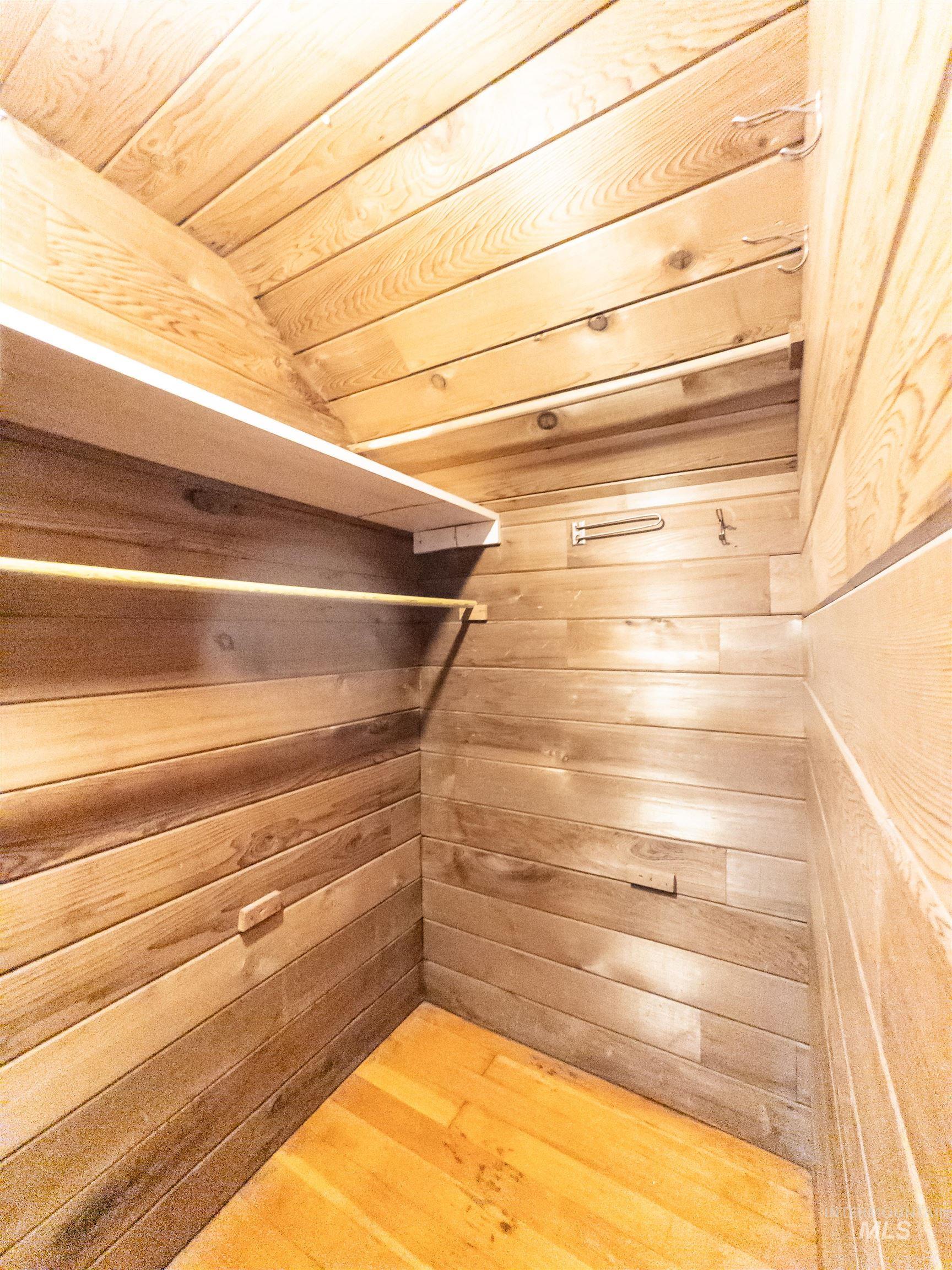 1922 Everett St, Caldwell, Idaho 83605, 6 Bedrooms, 2 Bathrooms, Residential For Sale, Price $429,900,MLS 98965091