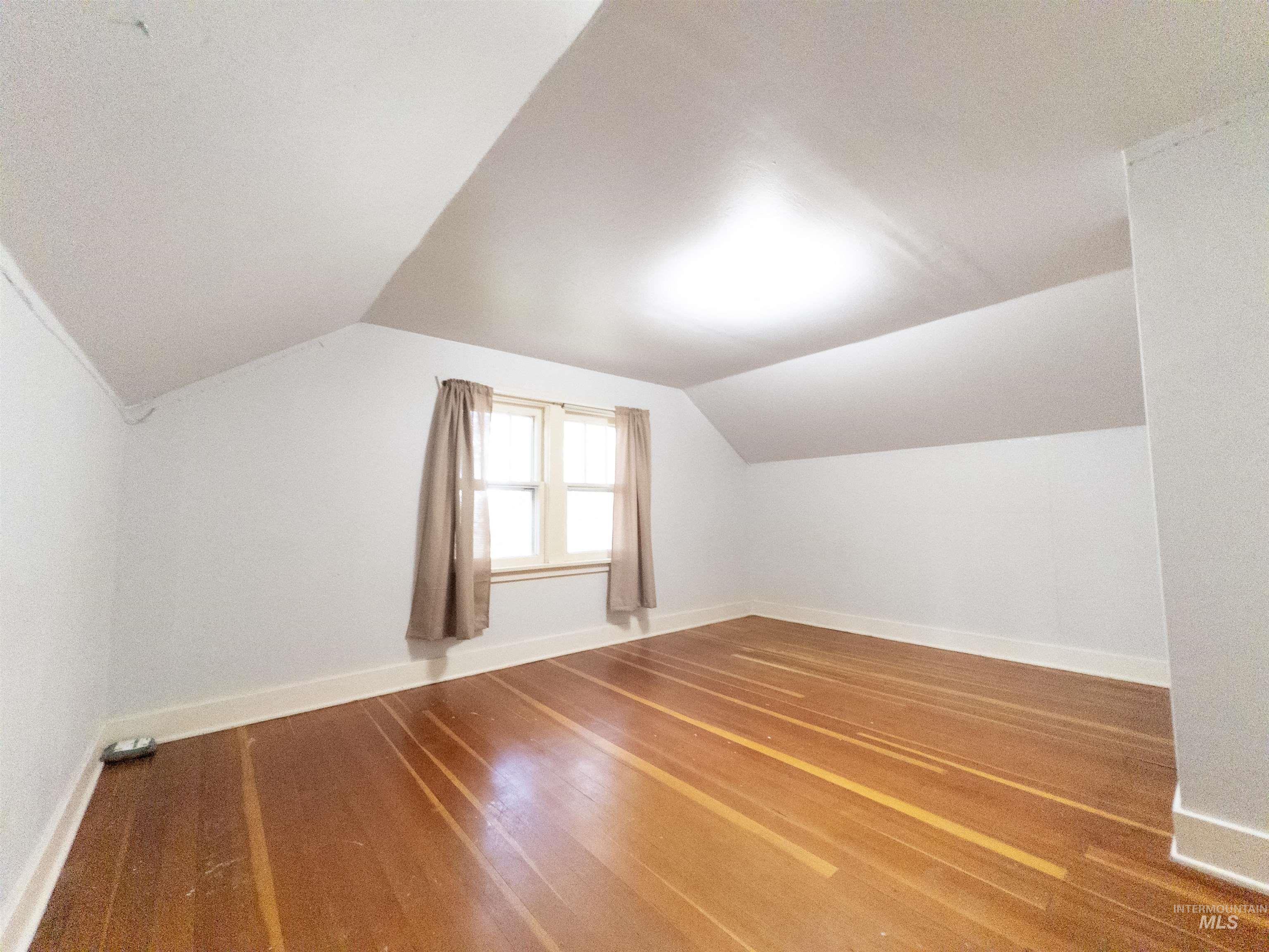 1922 Everett St, Caldwell, Idaho 83605, 6 Bedrooms, 2 Bathrooms, Residential For Sale, Price $429,900,MLS 98965091