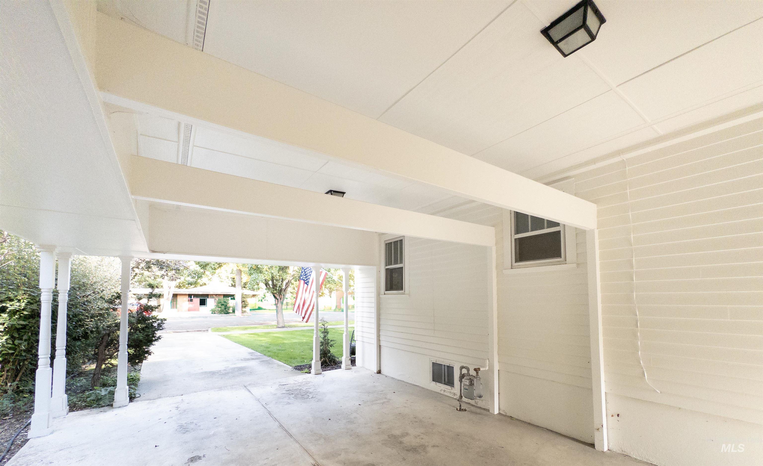 1922 Everett St, Caldwell, Idaho 83605, 6 Bedrooms, 2 Bathrooms, Residential For Sale, Price $429,900,MLS 98965091