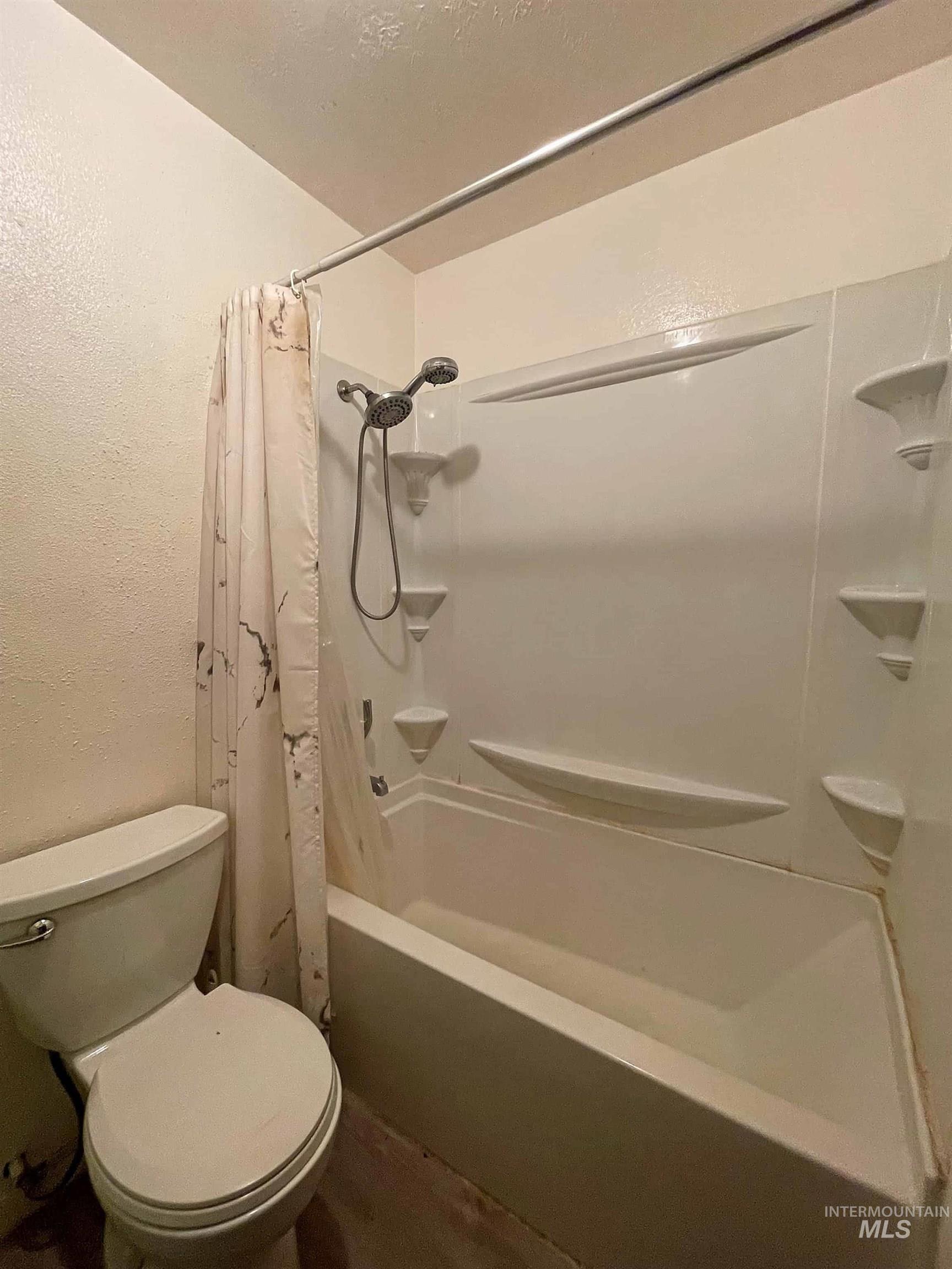 425 W Peach Rd, Ontario, Oregon 97914-8017, 5 Bedrooms, 2 Bathrooms, Farm & Ranch For Sale, Price $570,000, 98965103