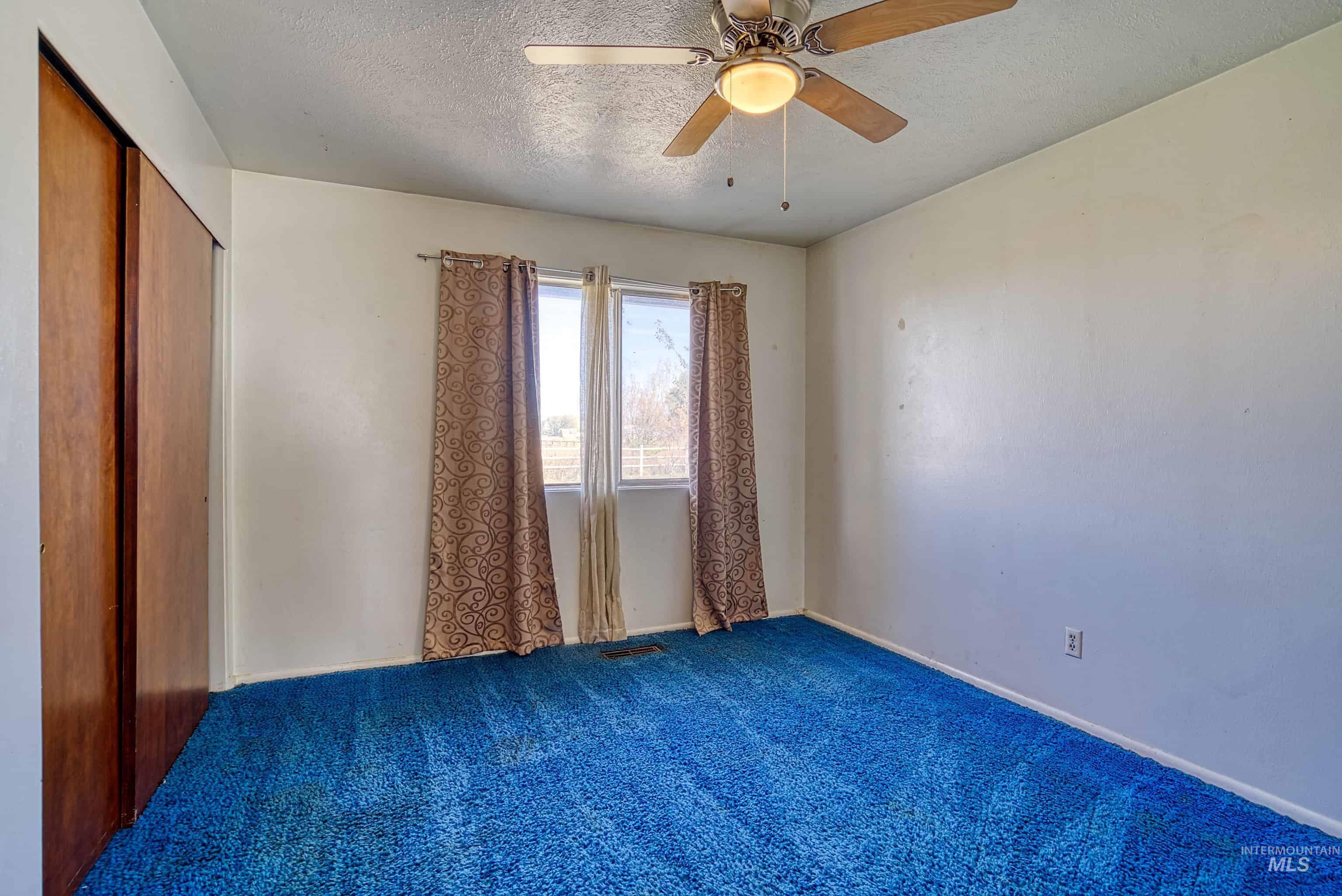 425 W Peach Rd, Ontario, Oregon 97914-8017, 5 Bedrooms, 2 Bathrooms, Farm & Ranch For Sale, Price $570,000, 98965103