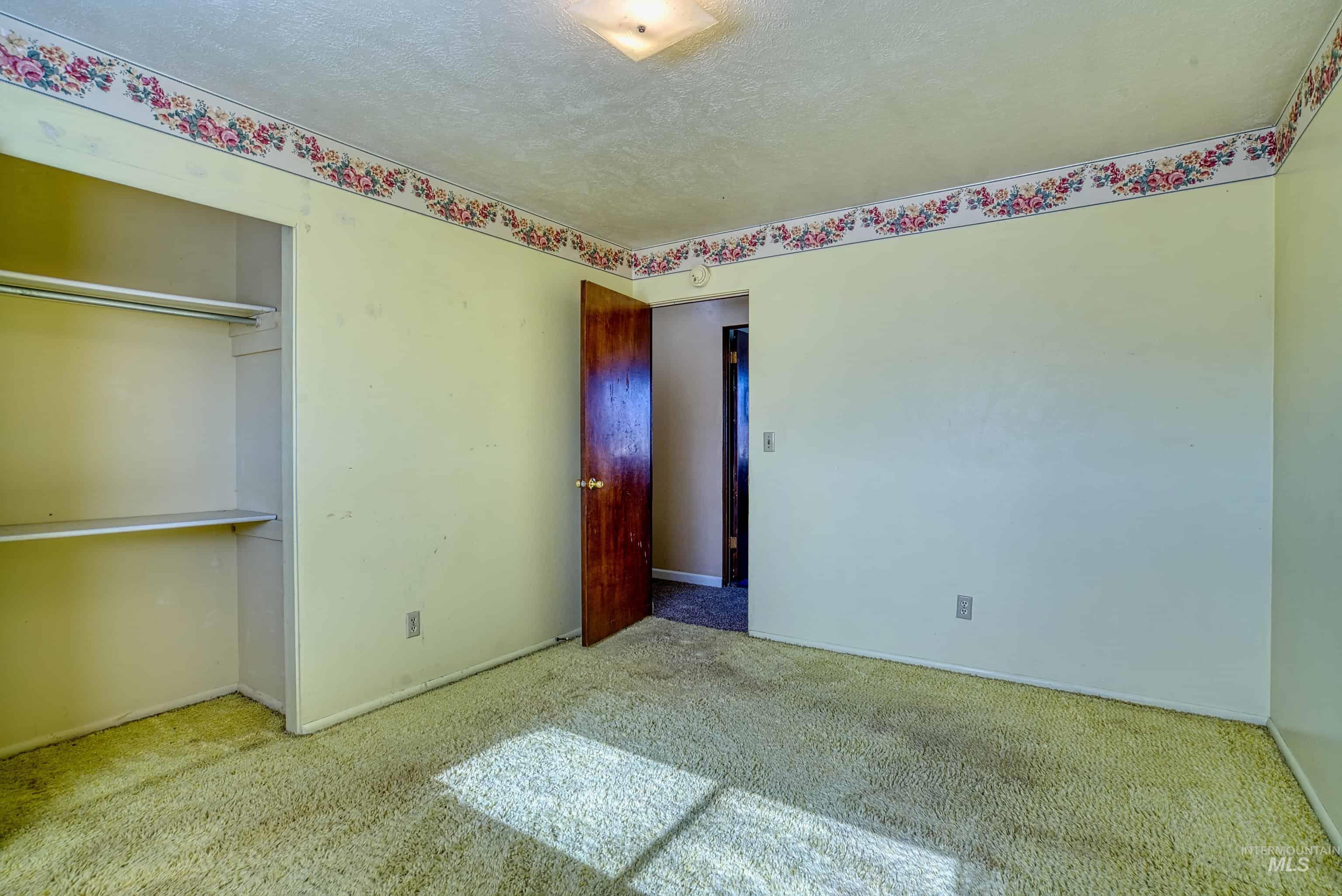 425 W Peach Rd, Ontario, Oregon 97914-8017, 5 Bedrooms, 2 Bathrooms, Farm & Ranch For Sale, Price $570,000, 98965103