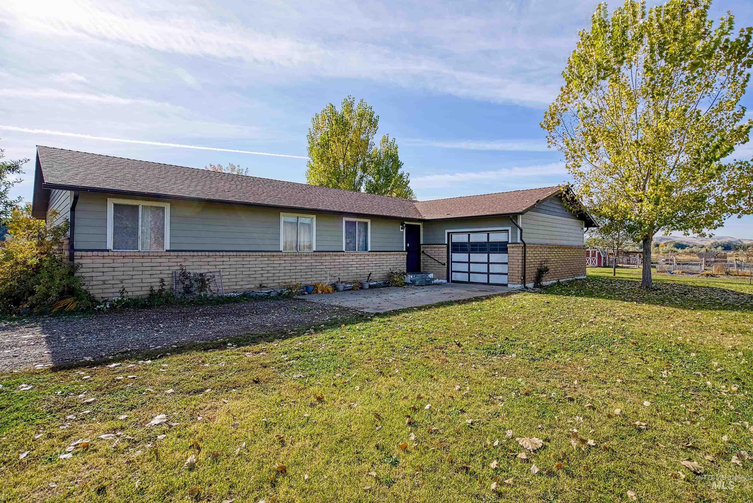 425 W Peach Rd, Ontario, Oregon 97914-8017, 5 Bedrooms, 2 Bathrooms, Farm & Ranch For Sale, Price $570,000, 98965103