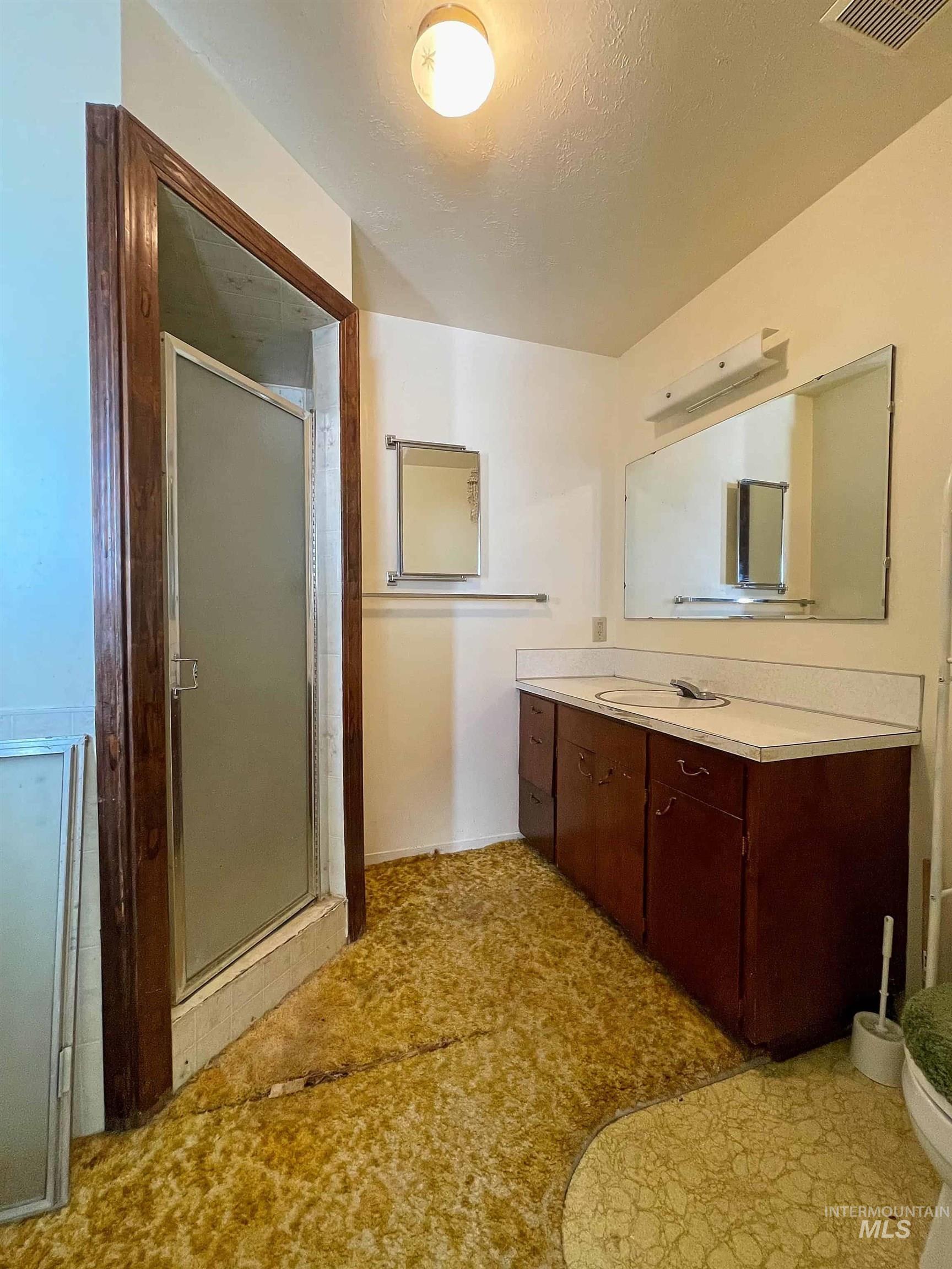 425 W Peach Rd, Ontario, Oregon 97914-8017, 5 Bedrooms, 2 Bathrooms, Farm & Ranch For Sale, Price $570,000, 98965103