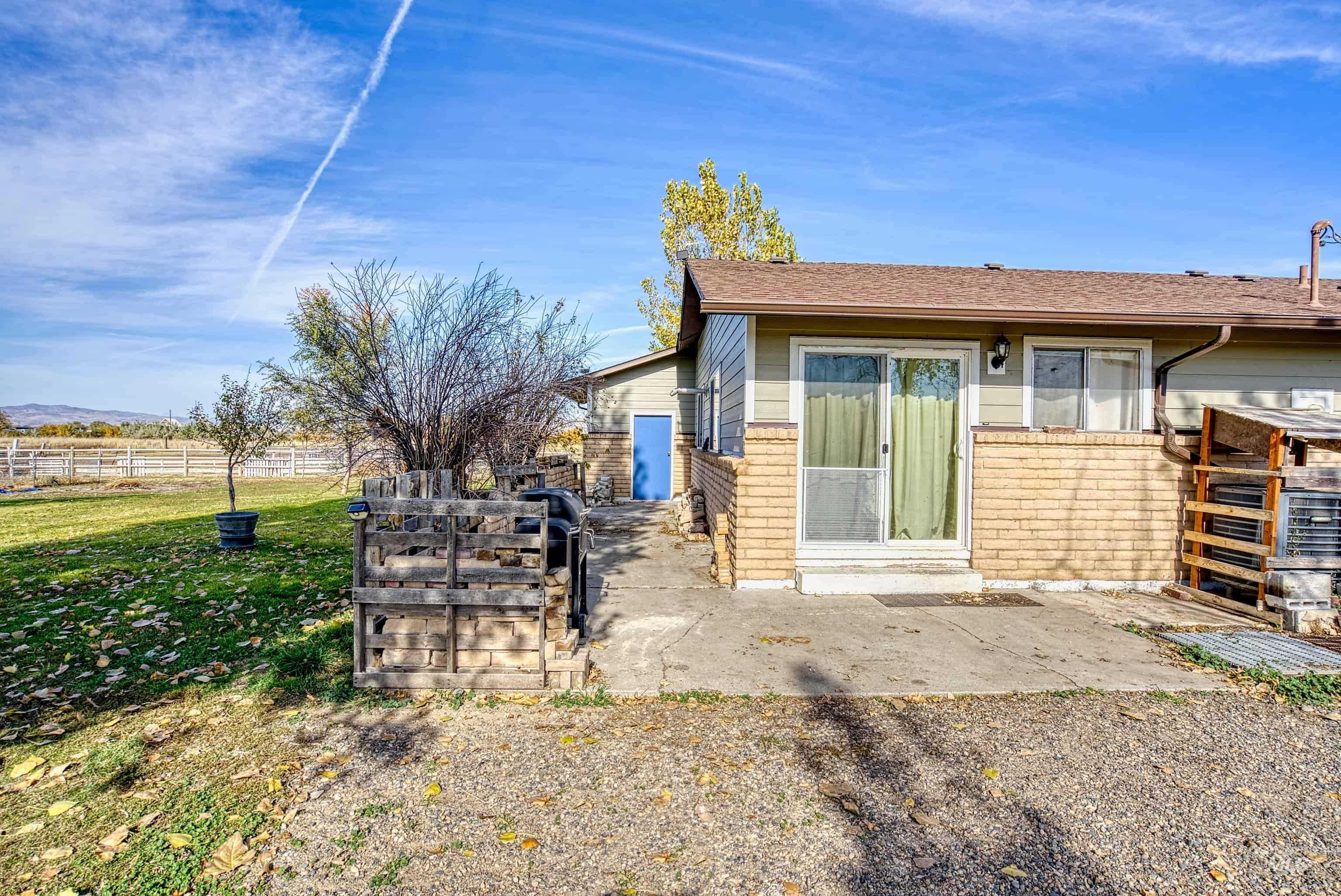 425 W Peach Rd, Ontario, Oregon 97914-8017, 5 Bedrooms, 2 Bathrooms, Farm & Ranch For Sale, Price $570,000, 98965103