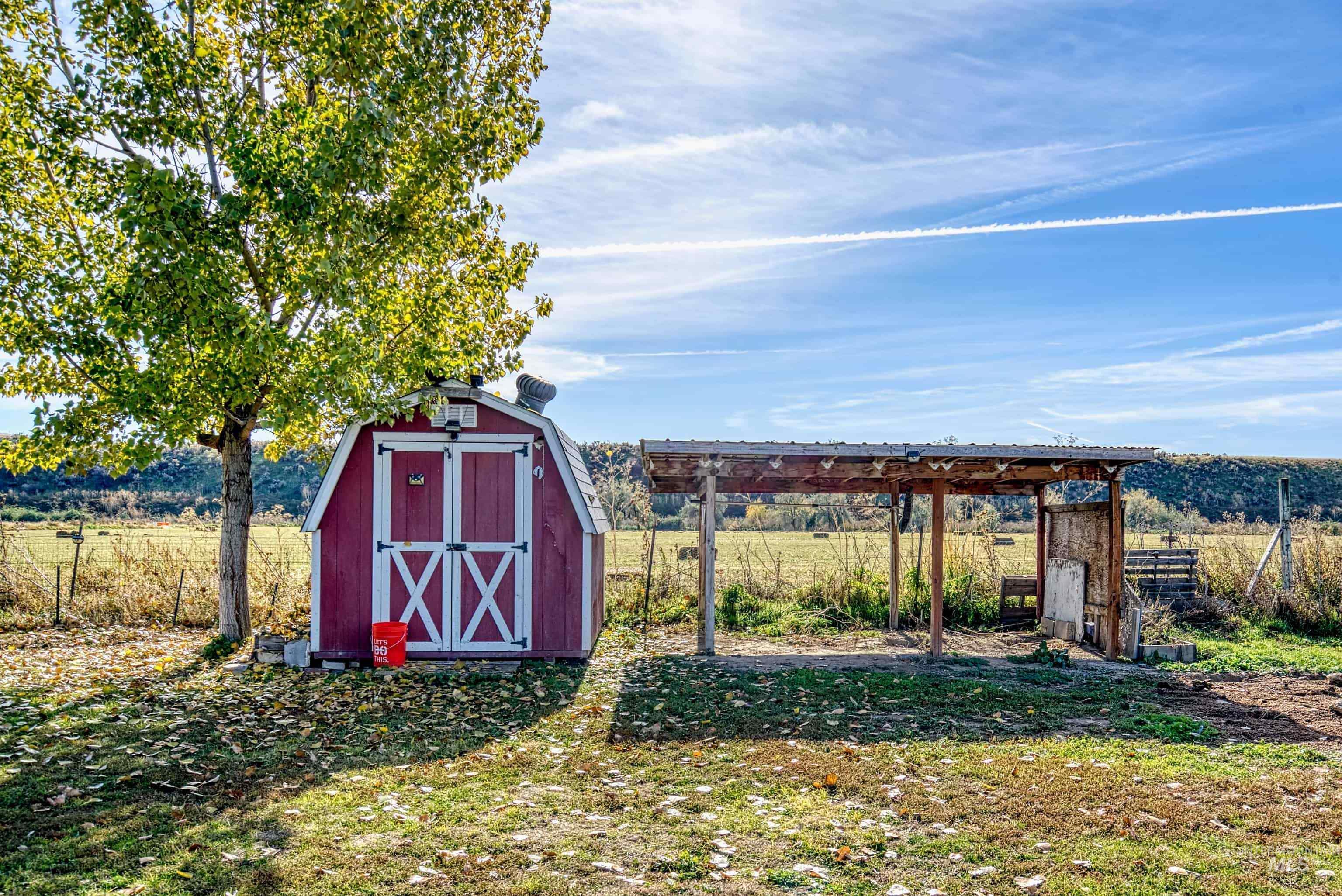 425 W Peach Rd, Ontario, Oregon 97914-8017, 5 Bedrooms, 2 Bathrooms, Farm & Ranch For Sale, Price $570,000, 98965103