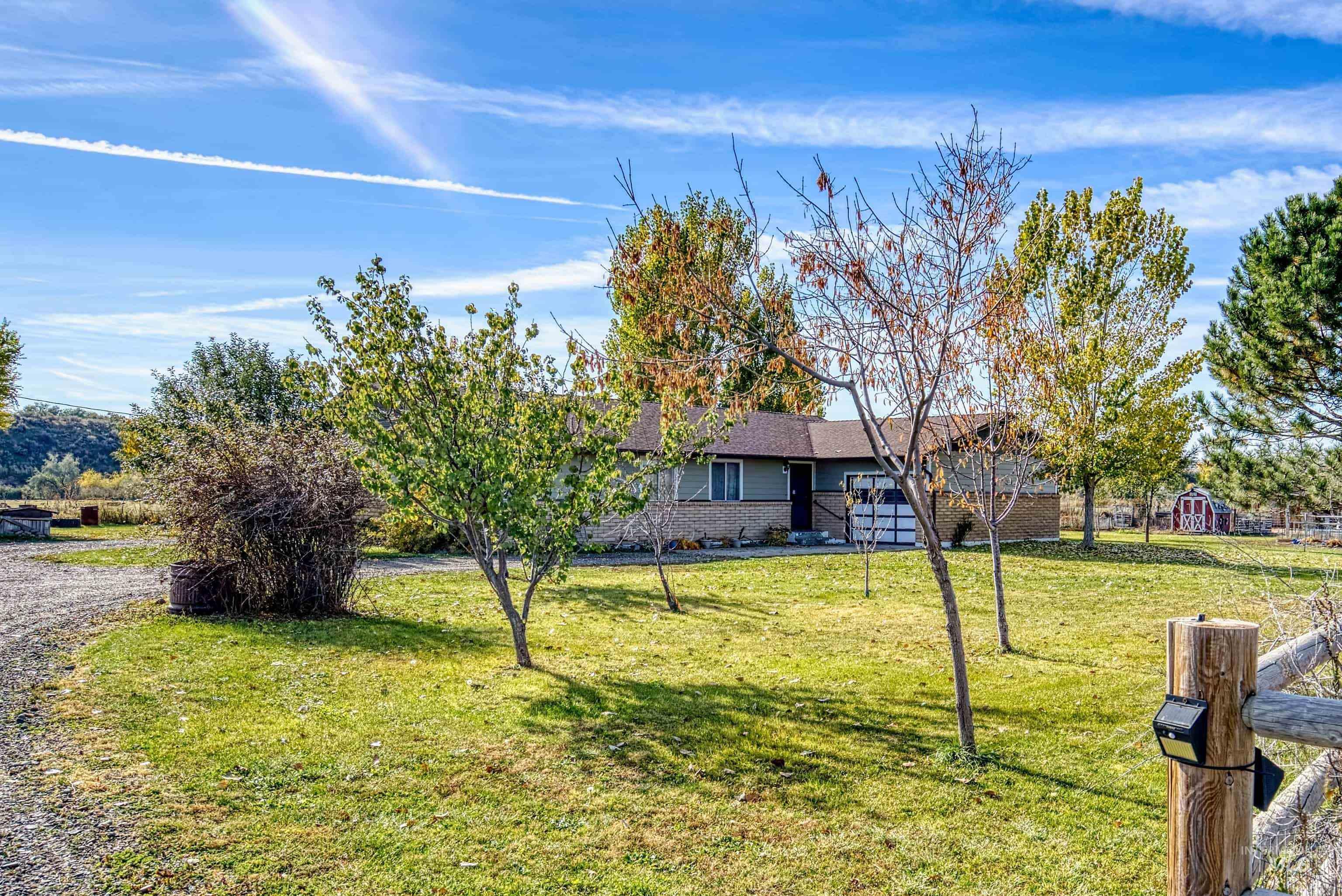 425 W Peach Rd, Ontario, Oregon 97914-8017, 5 Bedrooms, 2 Bathrooms, Farm & Ranch For Sale, Price $570,000, 98965103