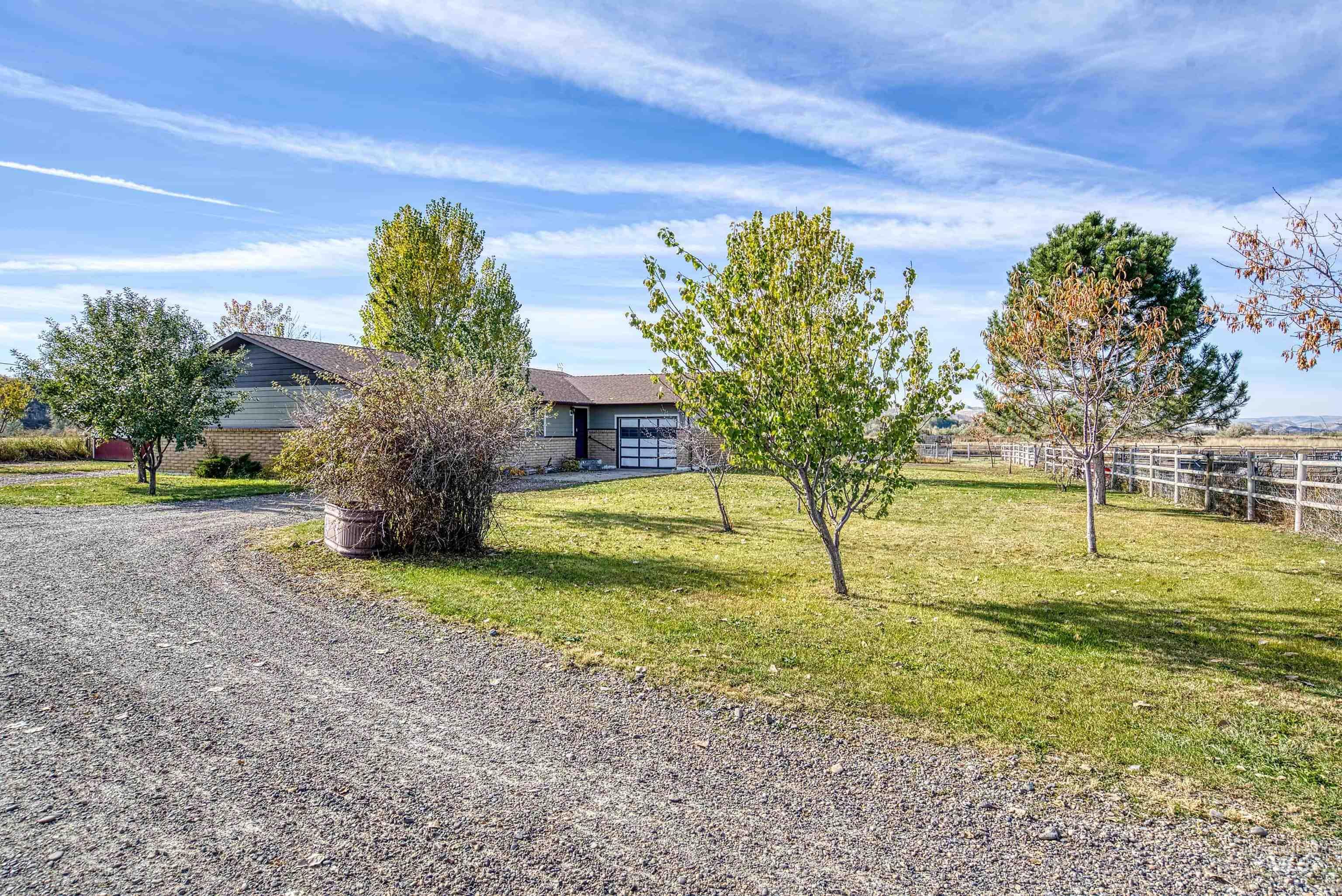 425 W Peach Rd, Ontario, Oregon 97914-8017, 5 Bedrooms, 2 Bathrooms, Farm & Ranch For Sale, Price $570,000, 98965103
