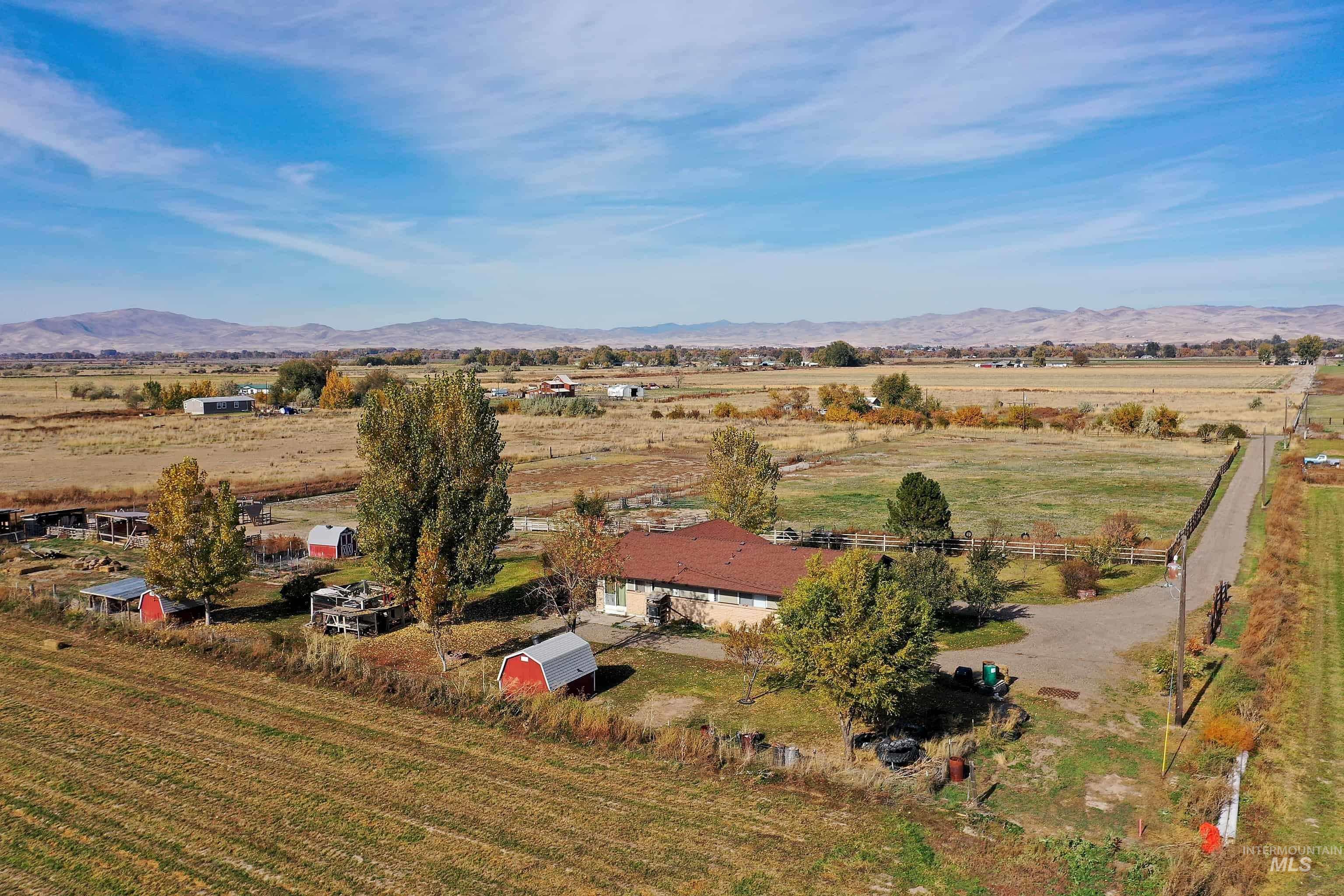 425 W Peach Rd, Ontario, Oregon 97914-8017, 5 Bedrooms, 2 Bathrooms, Farm & Ranch For Sale, Price $570,000, 98965103